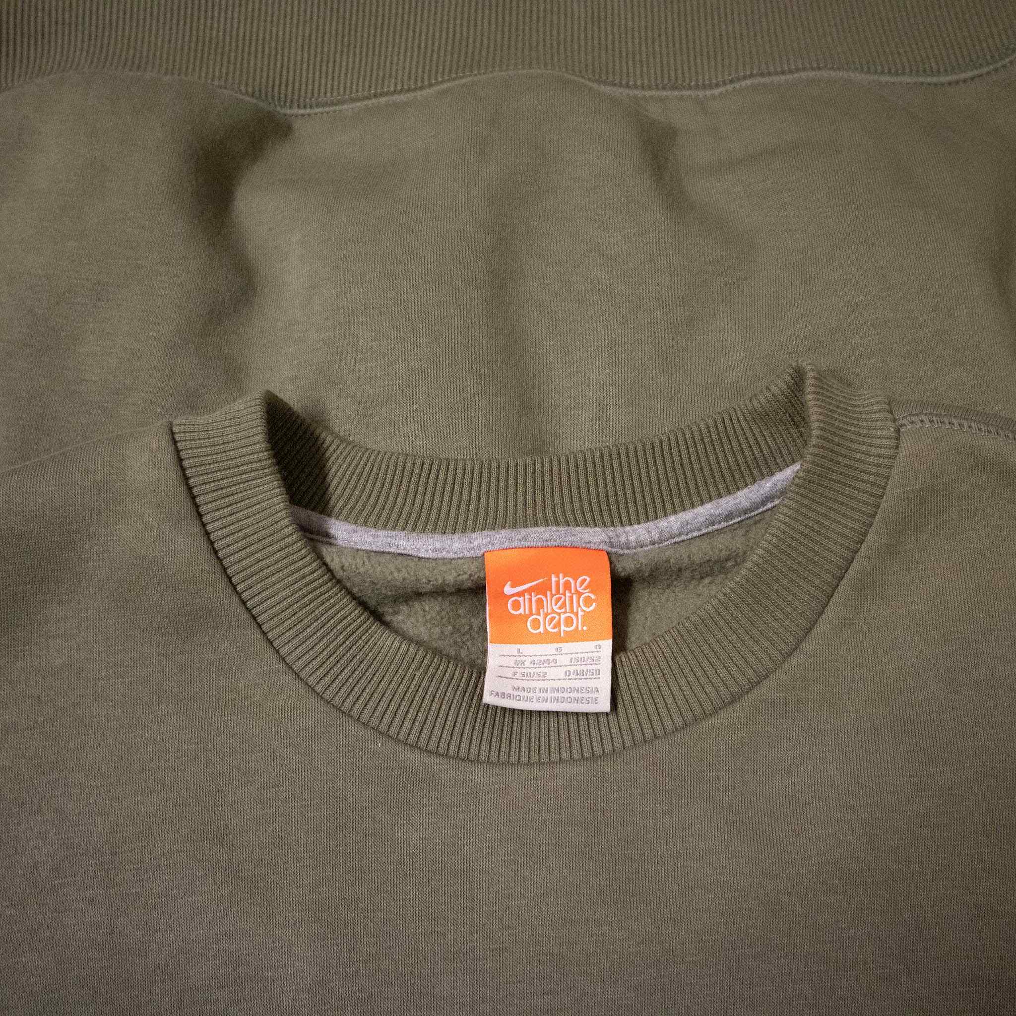 Nike Sweatshirt - Size L