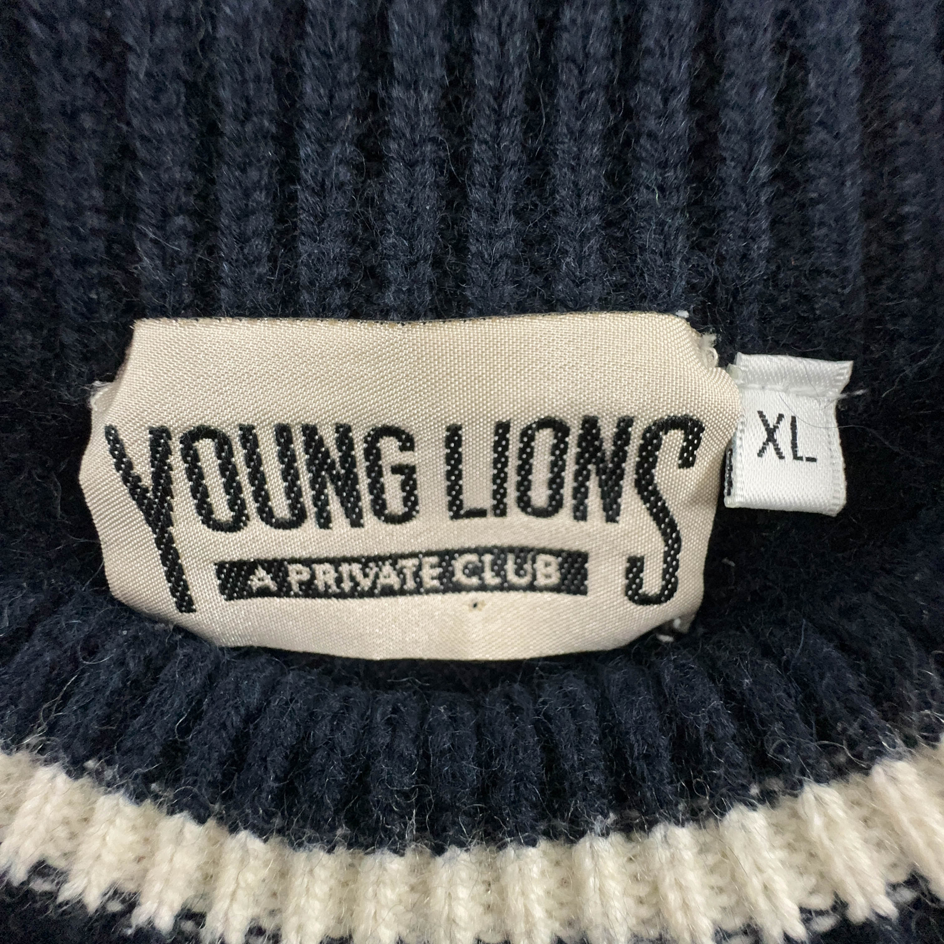 Dark Blue Vintage Sweater 50% Wool Crew Neck with Embroidery - Size XL Men