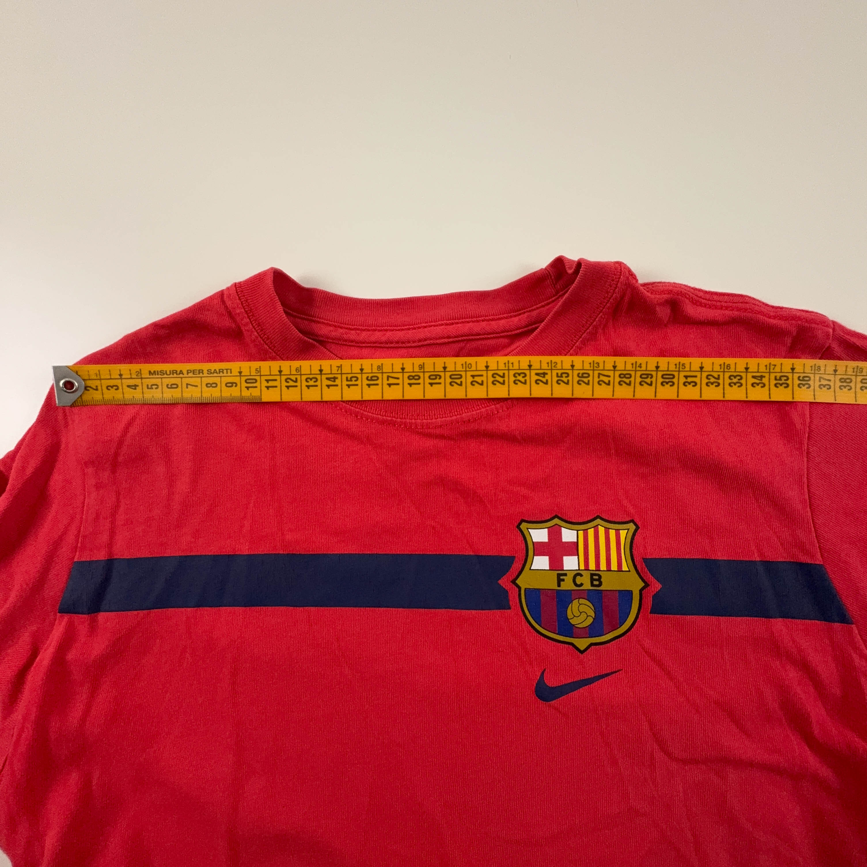 Nike Vintage Barcelona Cotton T-Shirt from the 2000s, Coral Pink - Size S/M Men's