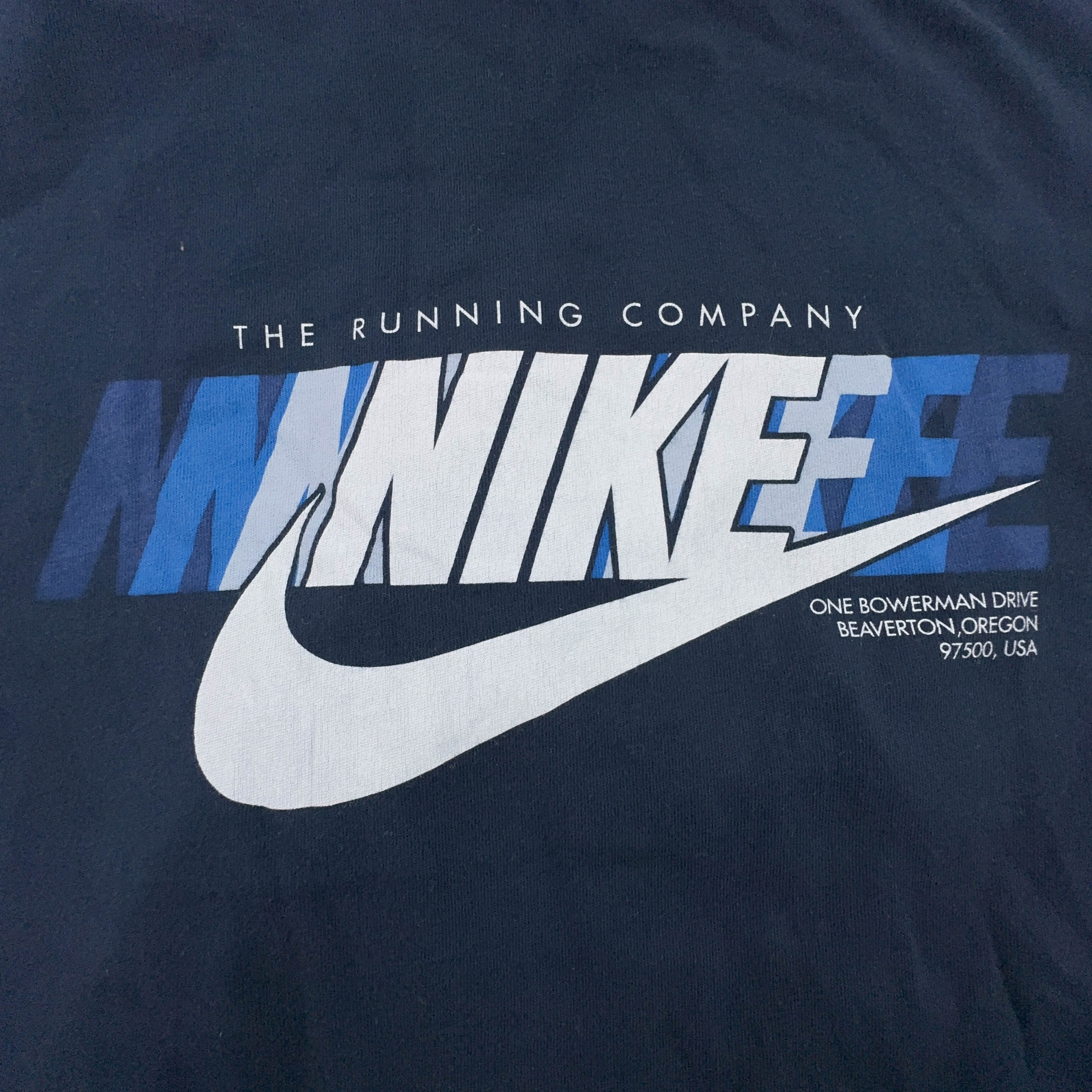 Nike Vintage Dark Blue T-Shirt with 00s Print - Men's Size Large