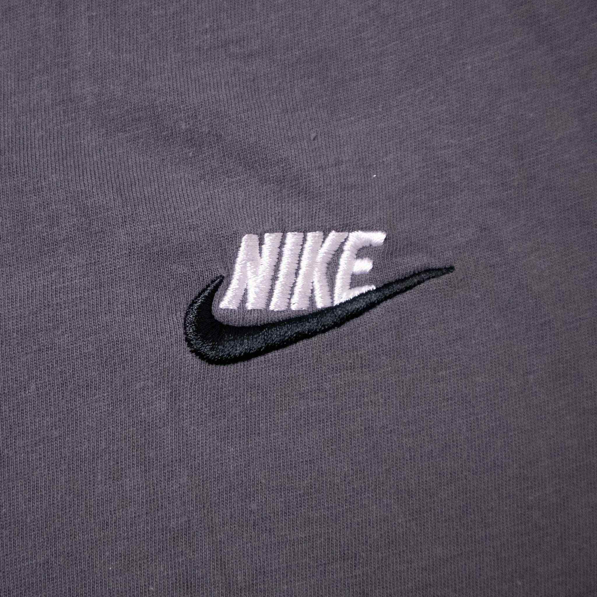 Nike T-Shirt - Size L