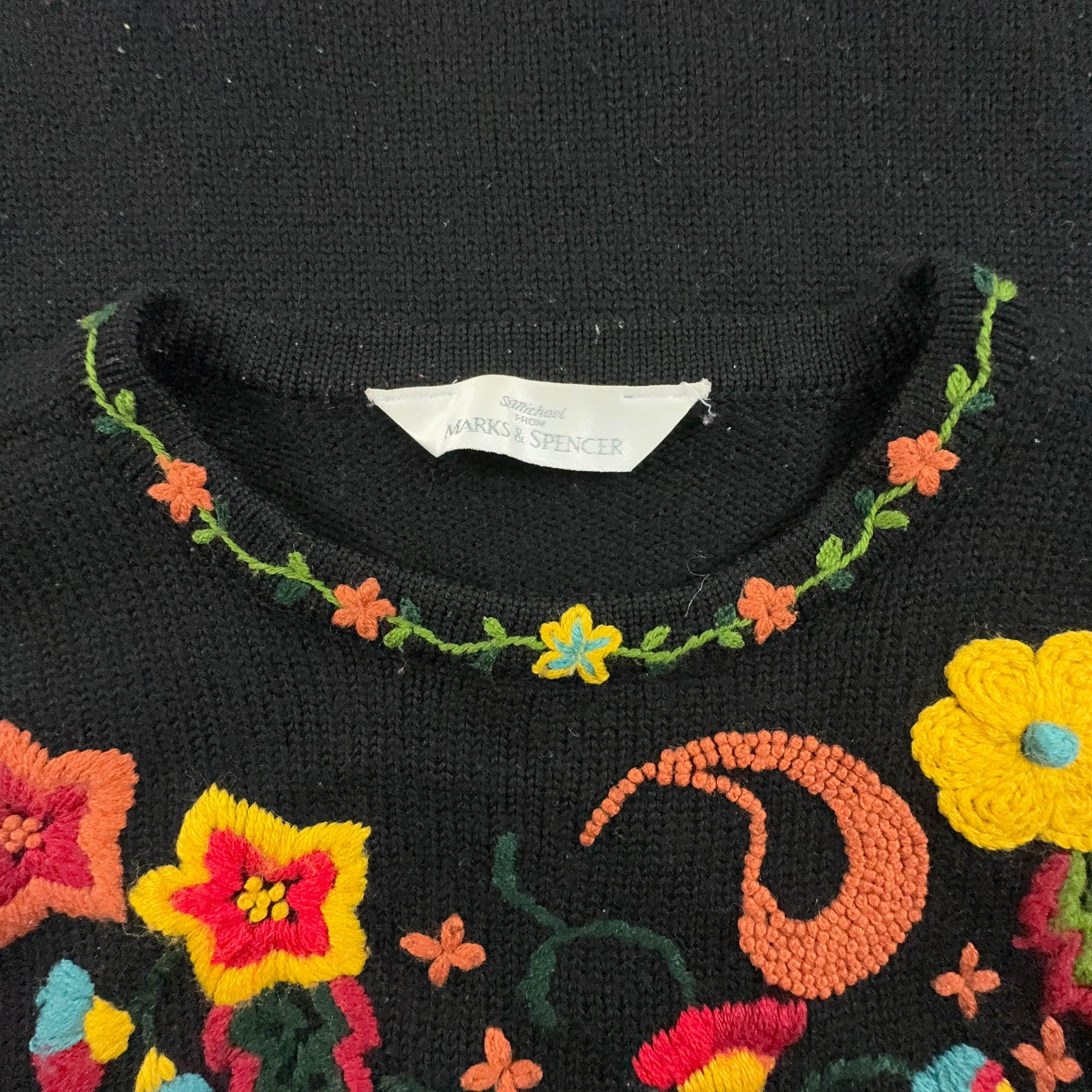 Vintage 50% wool black sweater with floral embroidery and crew neck - Size EU 42 women