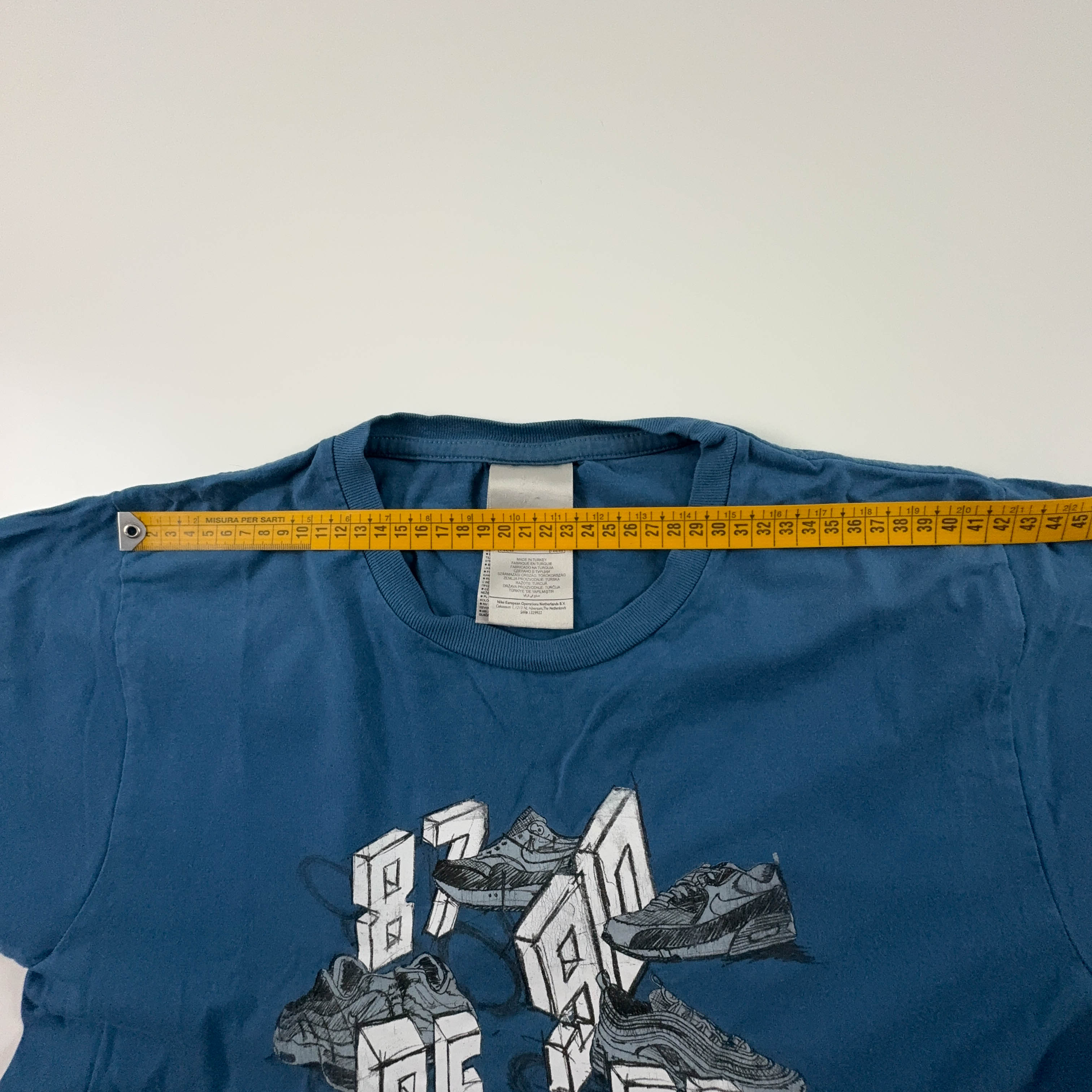 Nike Vintage Blue T-Shirt with 00s Print - Size 170 M Men's