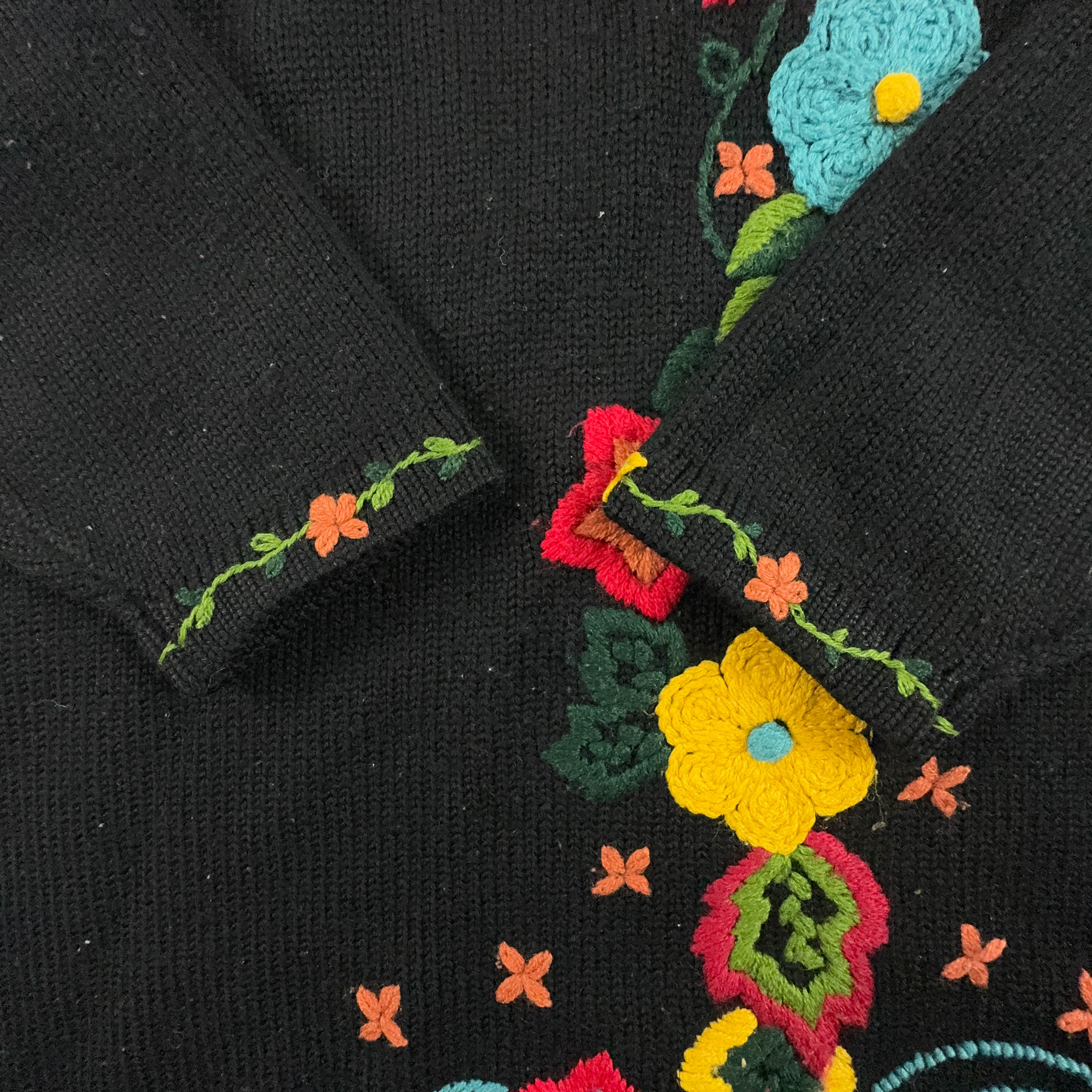 Vintage 50% wool black sweater with floral embroidery and crew neck - Size EU 42 women