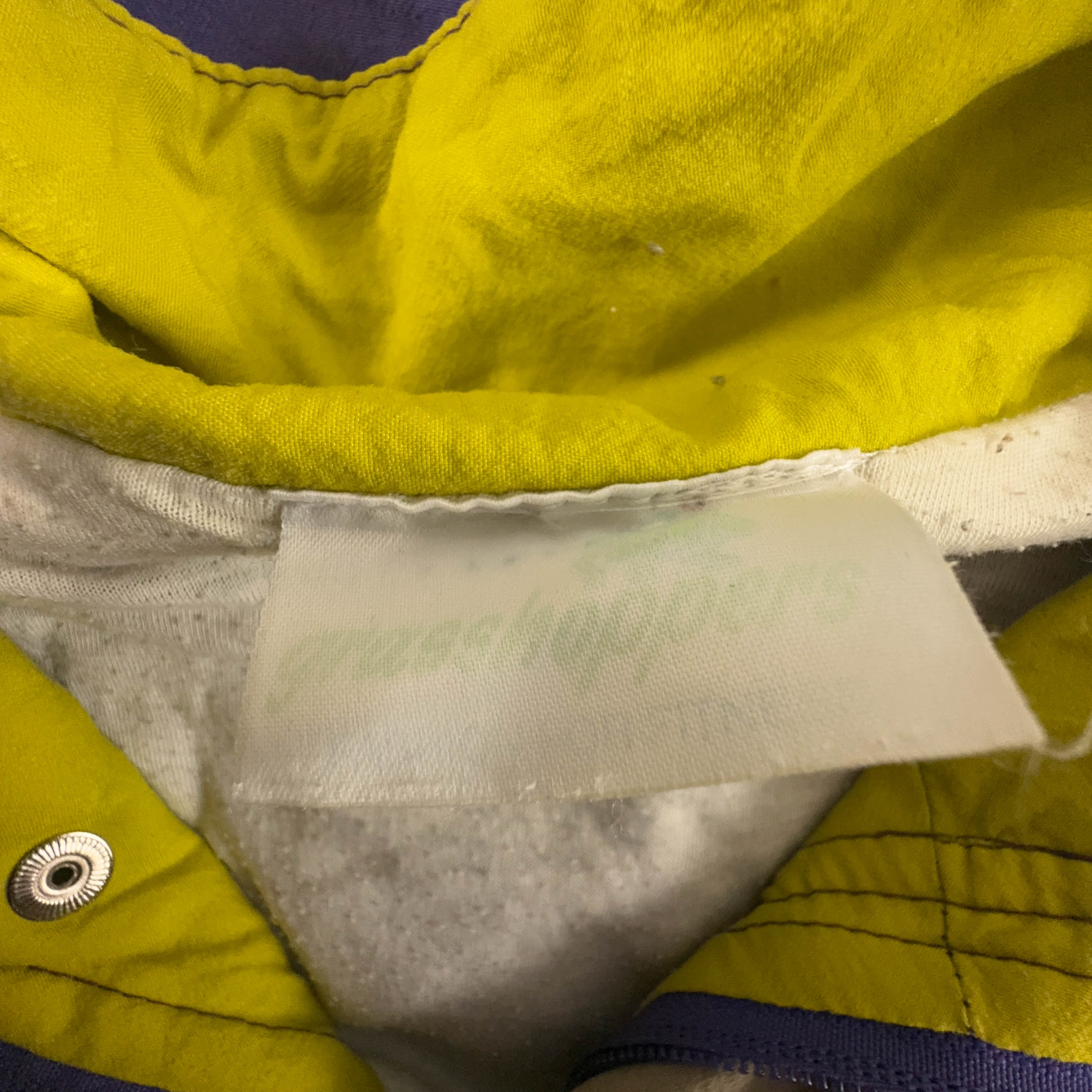 Giacca a vento Vintage gialla e viola con ricamo quarter zip anni 80 90 - Taglia 48 5 uomo