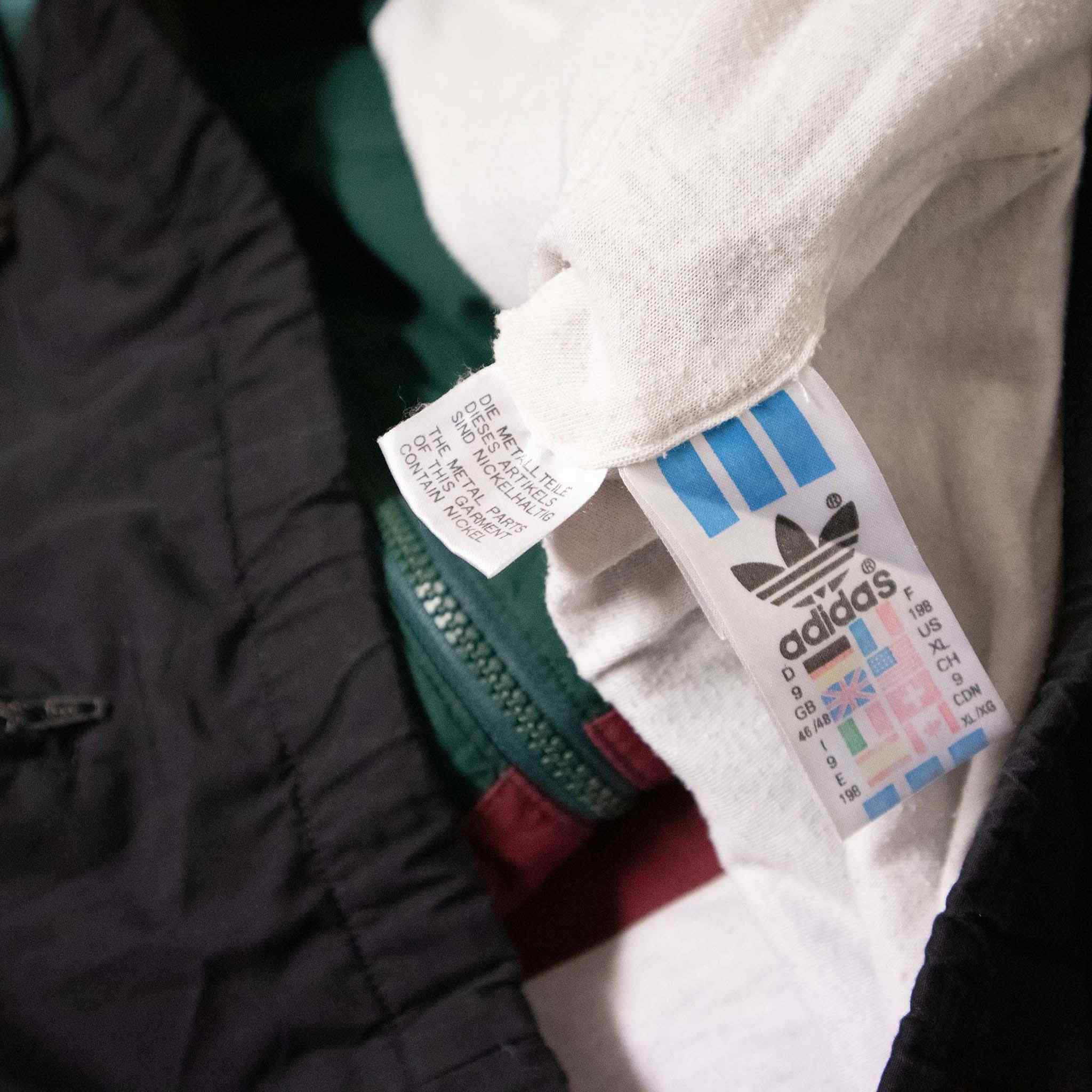 Giacca a vento Adidas Vintage nera e verde con zip e fantasia anni 90 - Taglia D9 F198 uomo