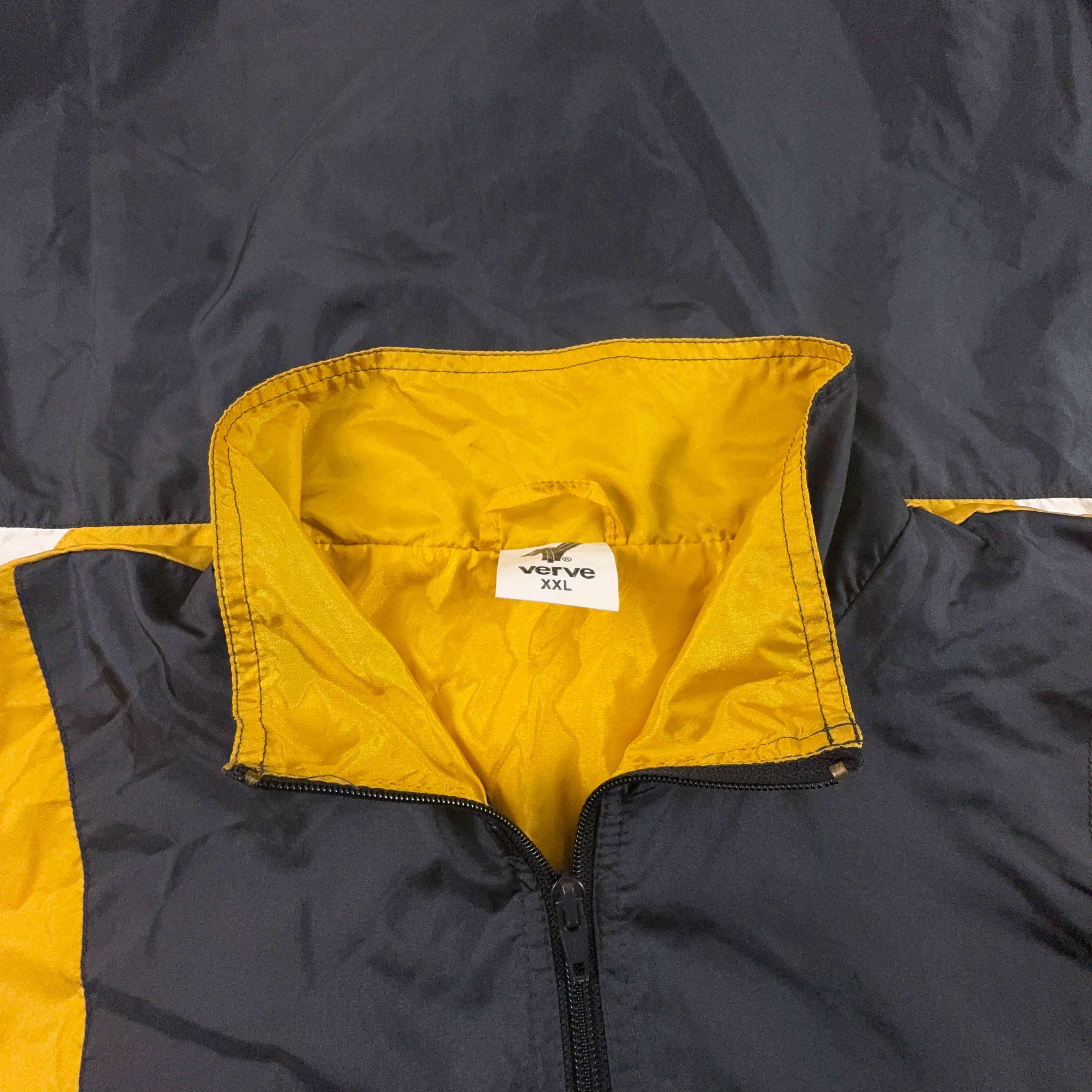 Giacca a vento Vintage gialla e nera geometrica con zip anni 80 90 - Taglia XL/XXL uomo