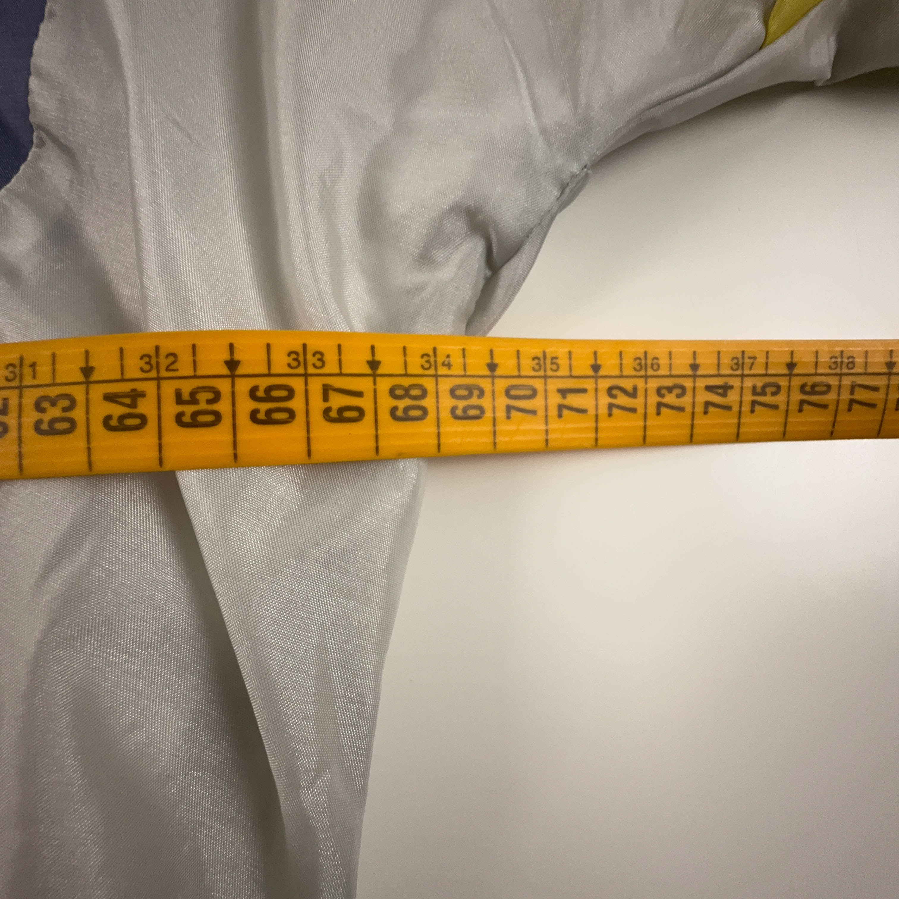 Giacca a vento Vintage gialla e grigia geometrica con zip anni 80 90 - Taglia L uomo