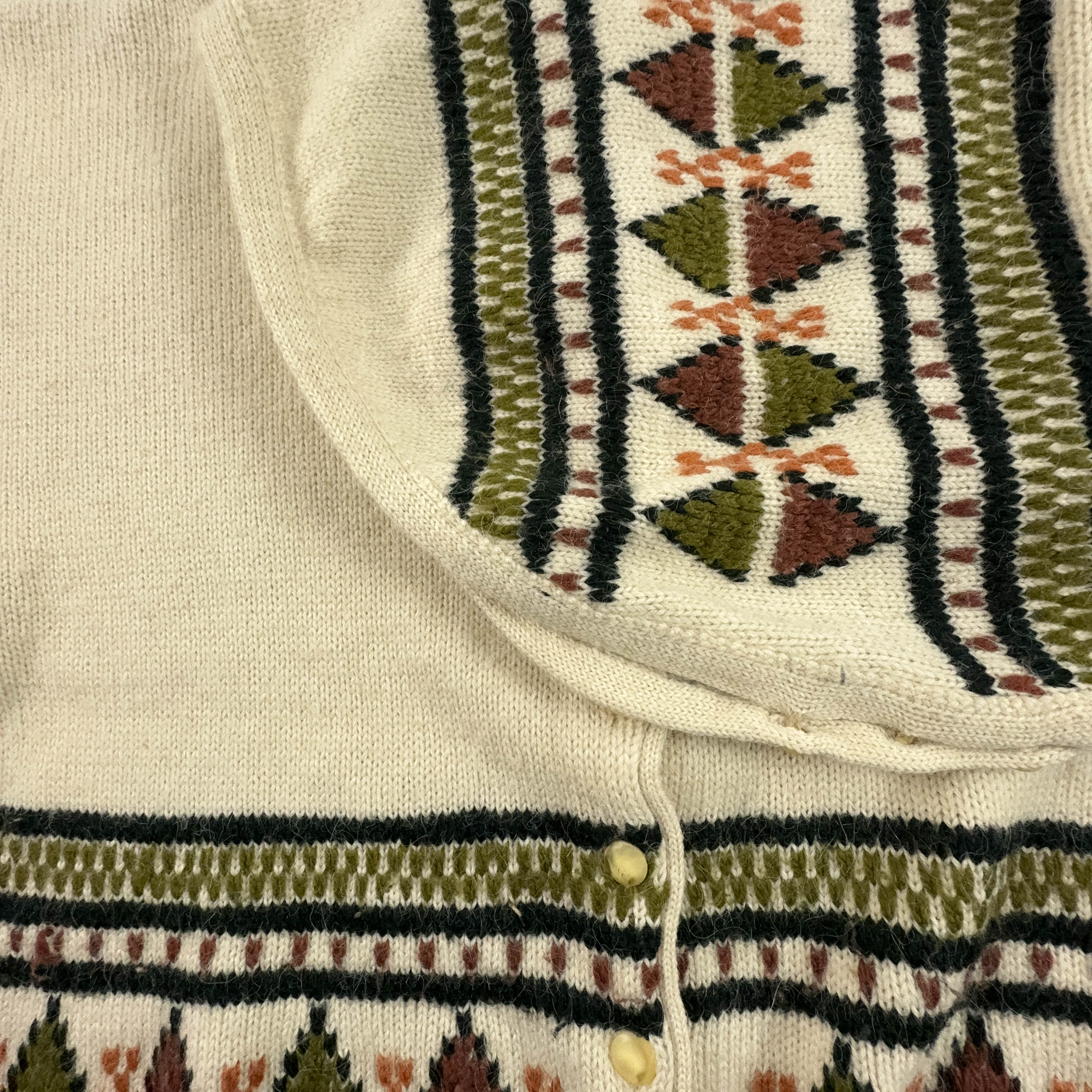 Vintage 100% wool beige patterned sweater with wide sleeves and buttons - Size XXL women