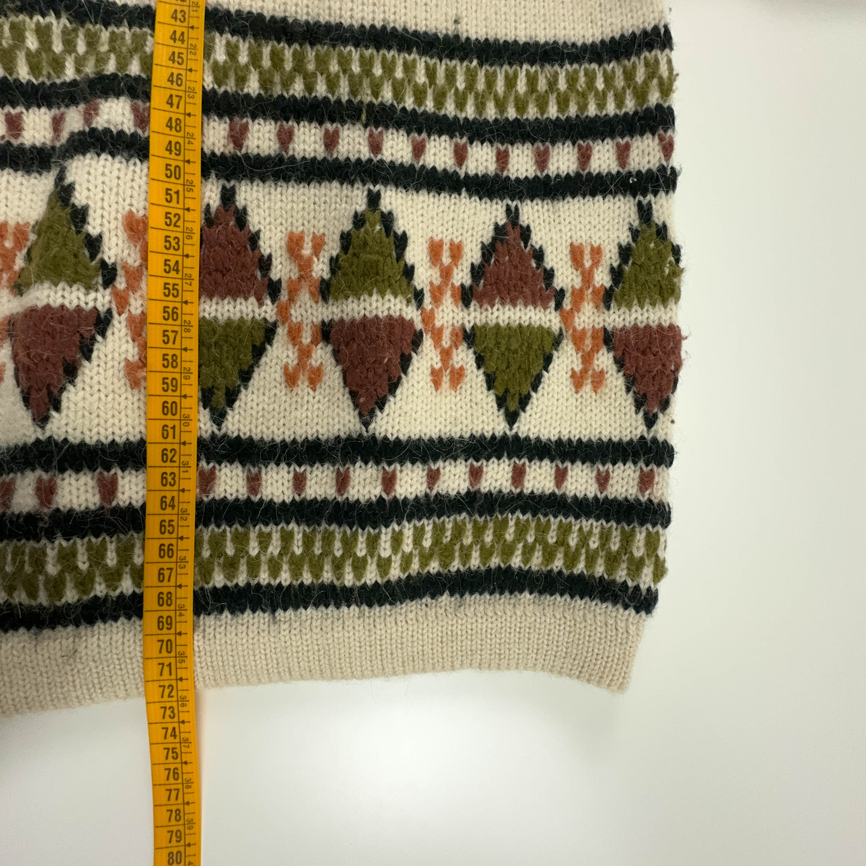 Vintage 100% wool beige patterned sweater with wide sleeves and buttons - Size XXL women