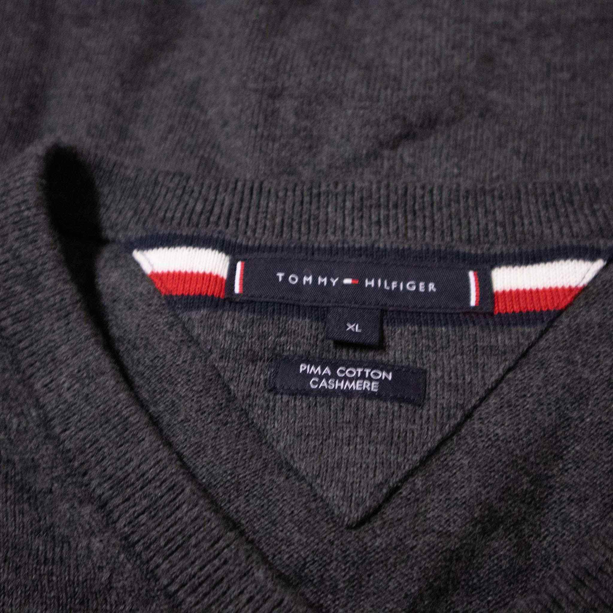 Tommy Hilfiger lightweight sweater - Size XL