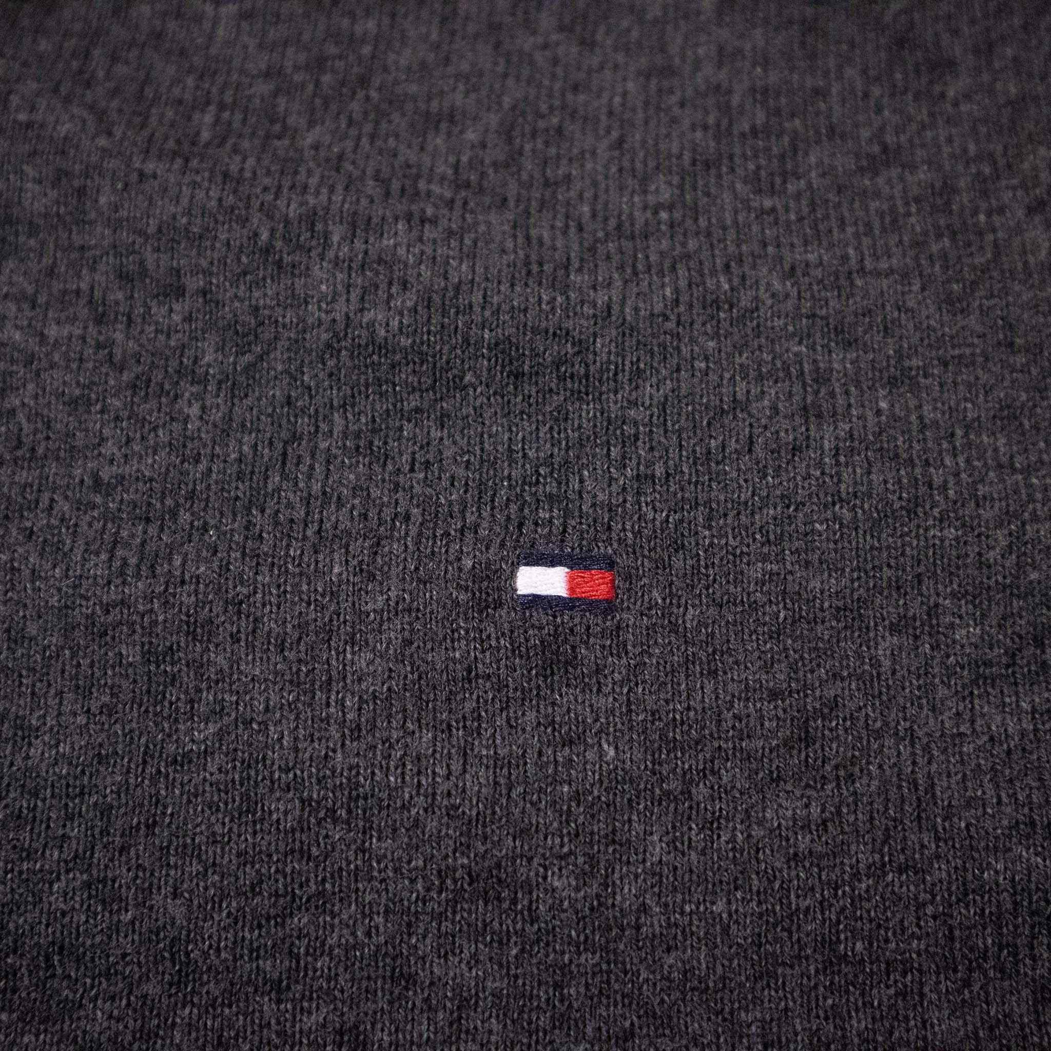 Tommy Hilfiger lightweight sweater - Size XL