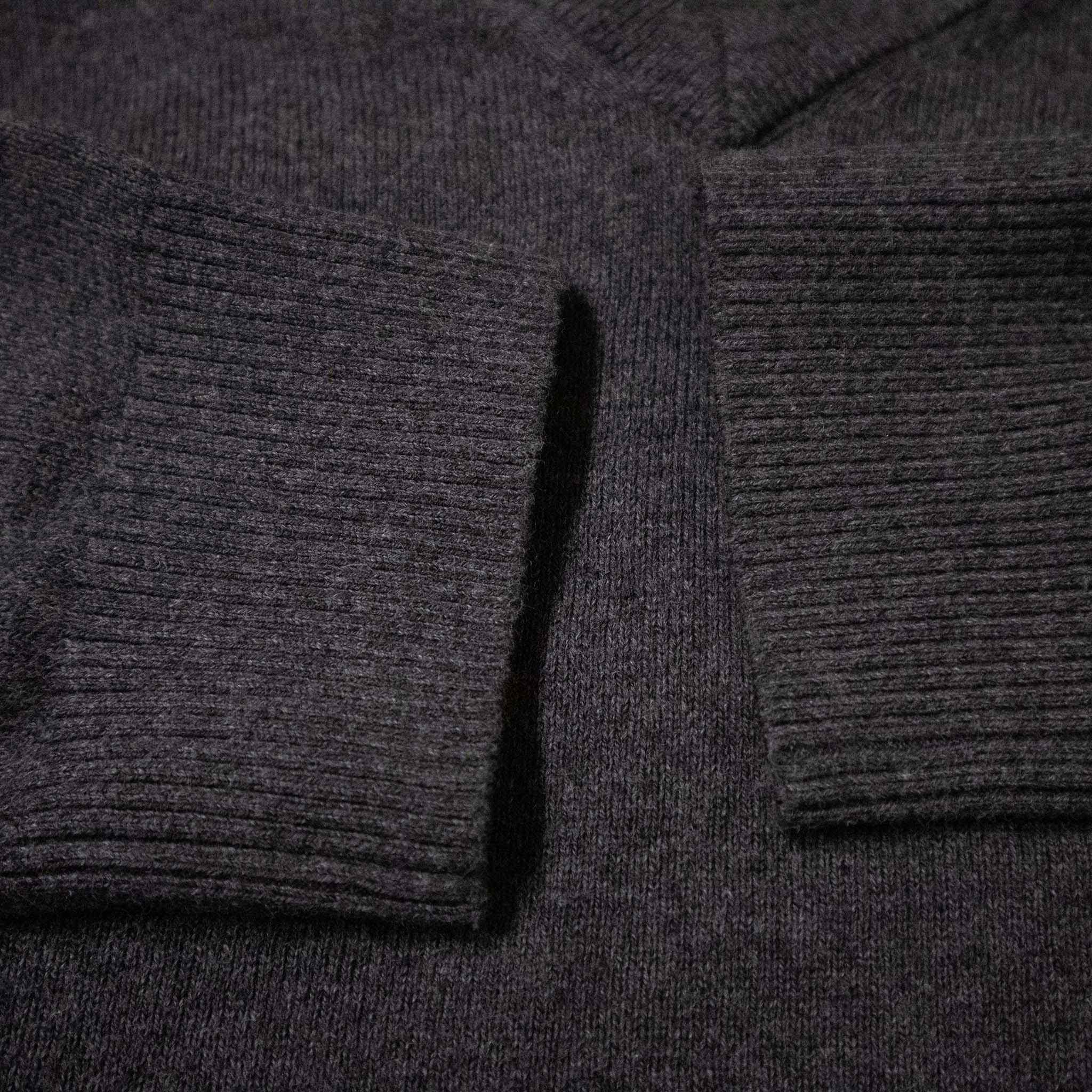 Tommy Hilfiger lightweight sweater - Size XL