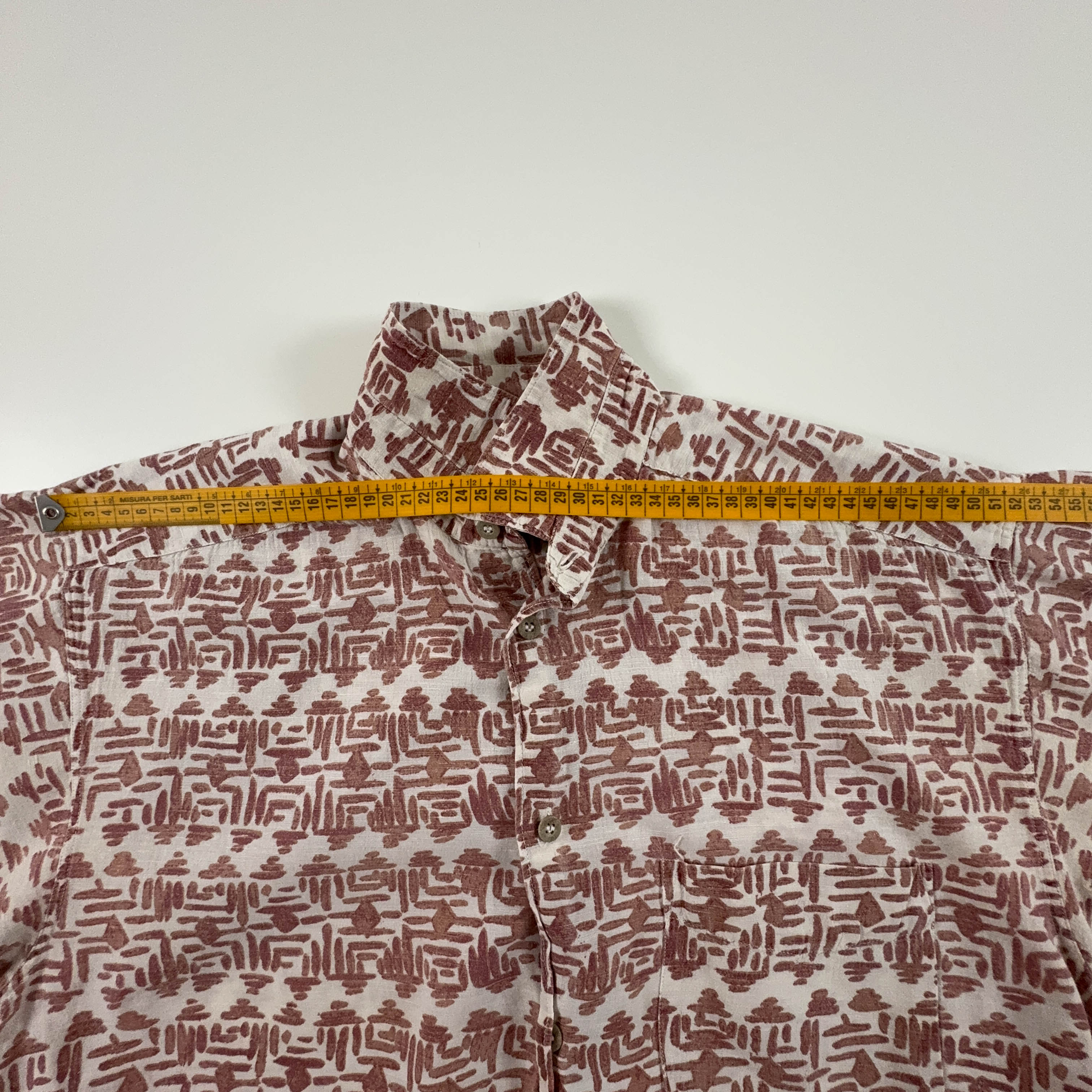 Cream and red abstract patterned vintage shirt - Men's size M/L