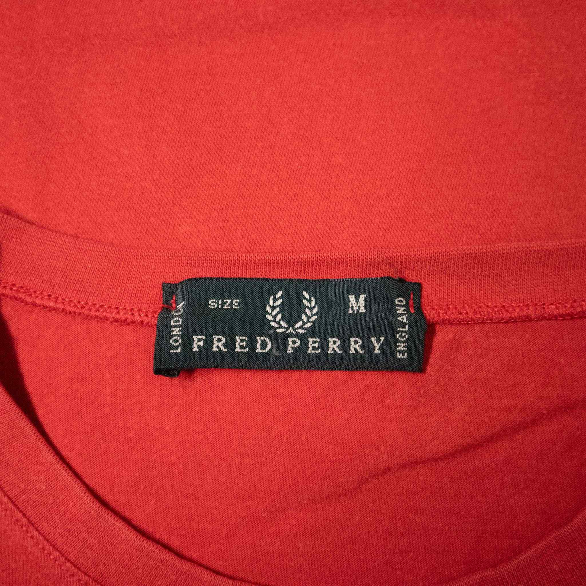 Fred Perry T shirt - Size M