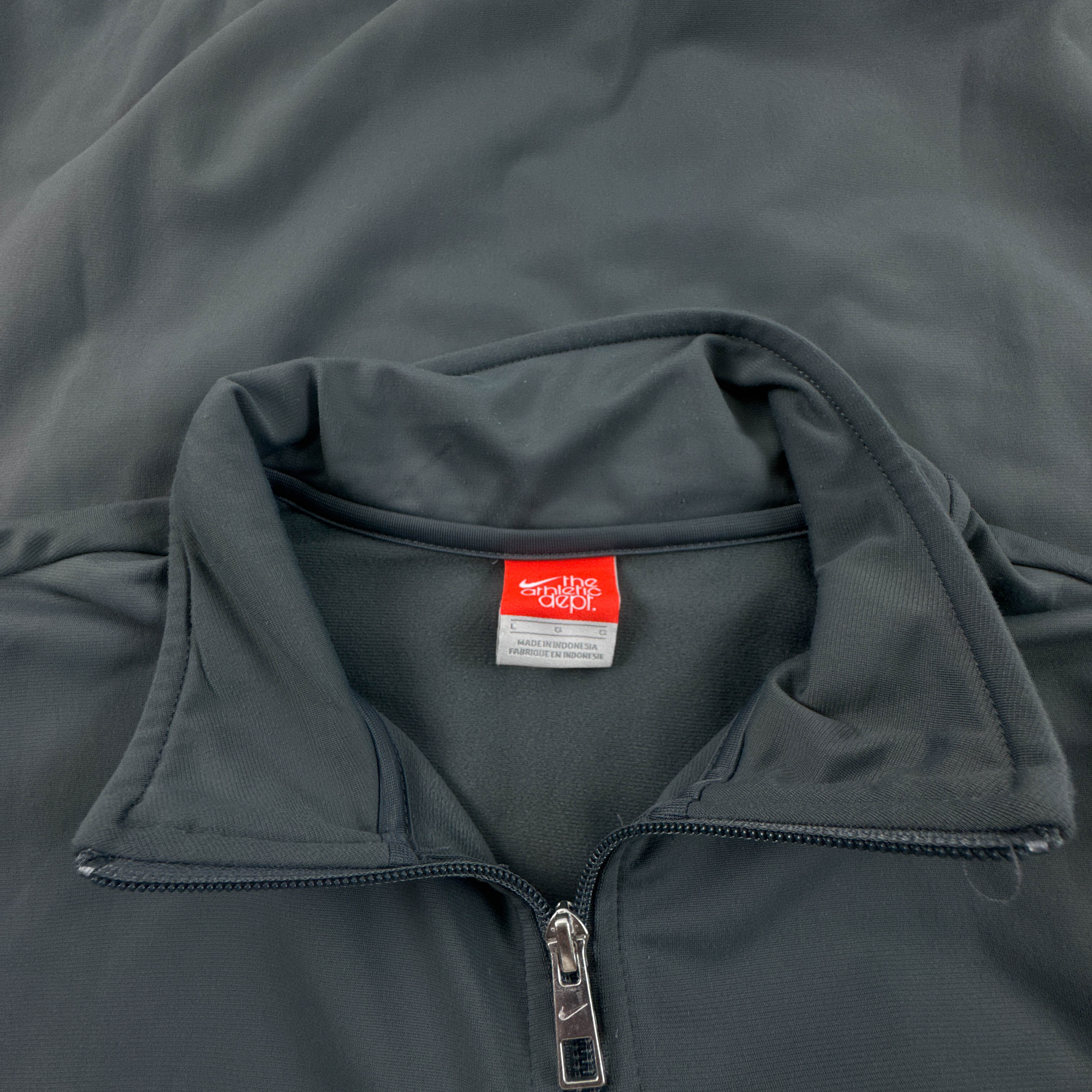 Felpa Nike Vintage grigia e verde con logo ricamato e zip anni 00 - Taglia L uomo