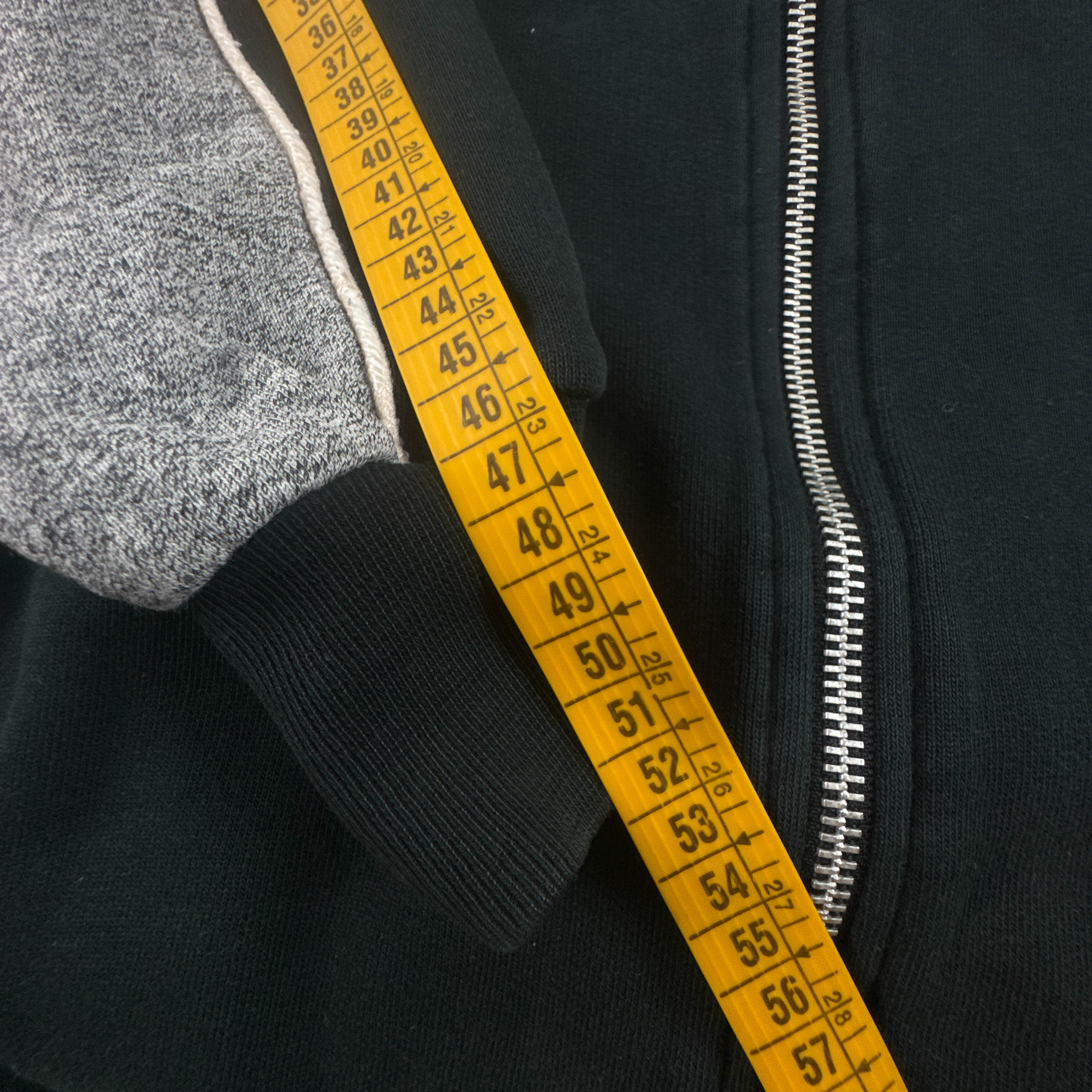 Felpa Champion Vintage nera e grigia con zip logo ricamato anni 80 90 - Taglia S/M uomo