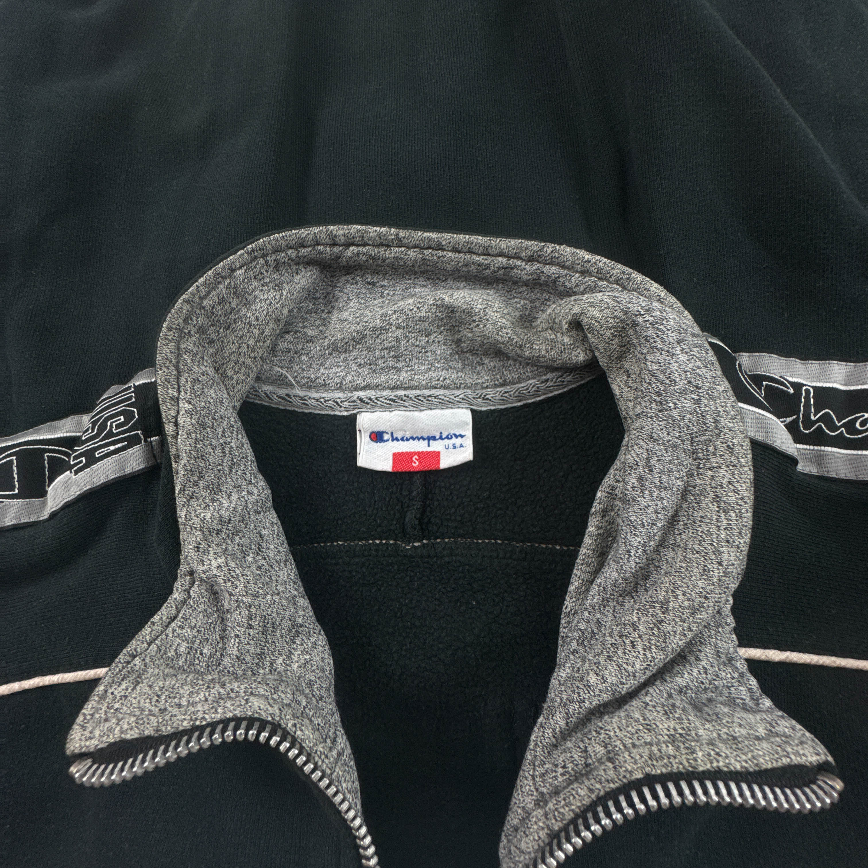 Felpa Champion Vintage nera e grigia con zip logo ricamato anni 80 90 - Taglia S/M uomo