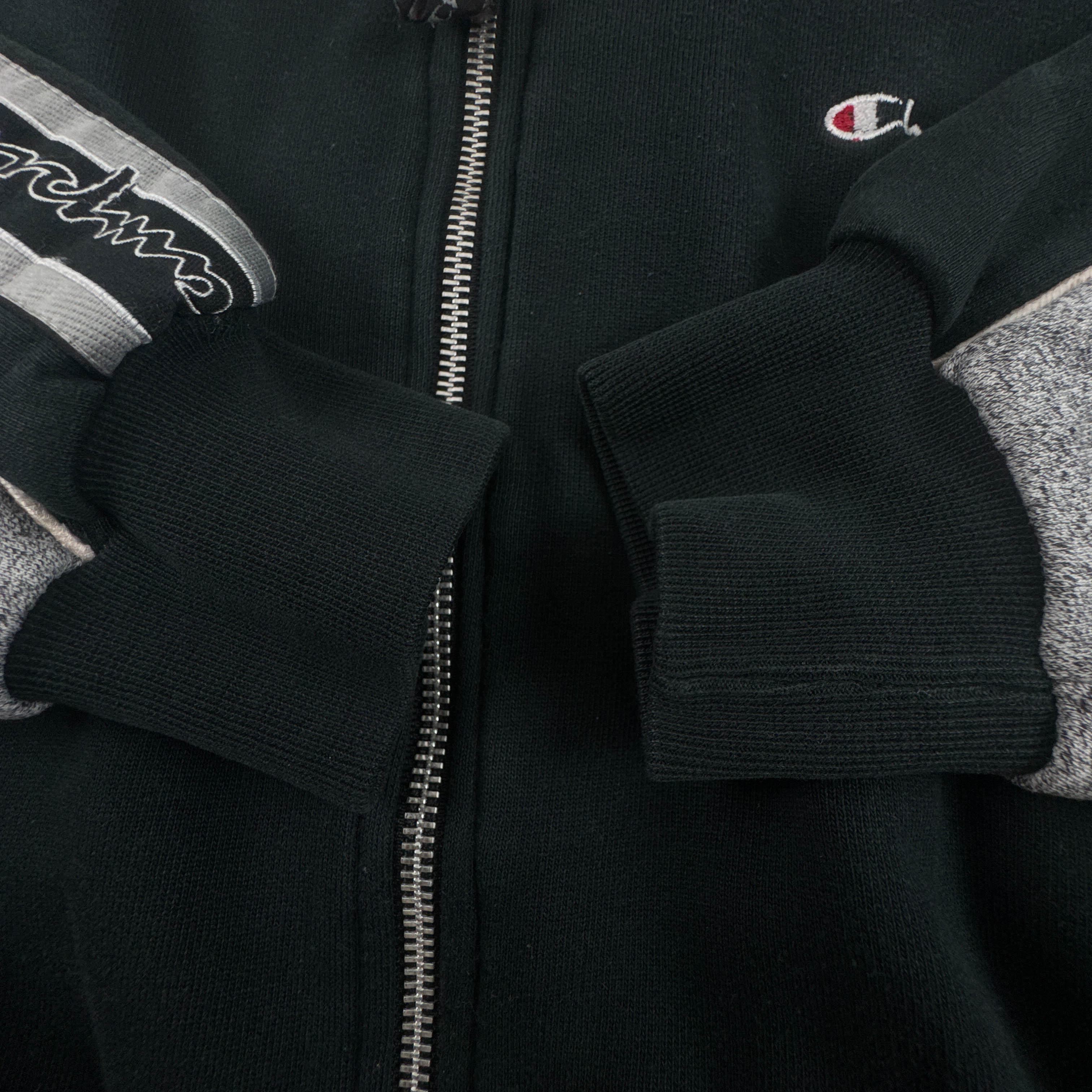 Felpa Champion Vintage nera e grigia con zip logo ricamato anni 80 90 - Taglia S/M uomo
