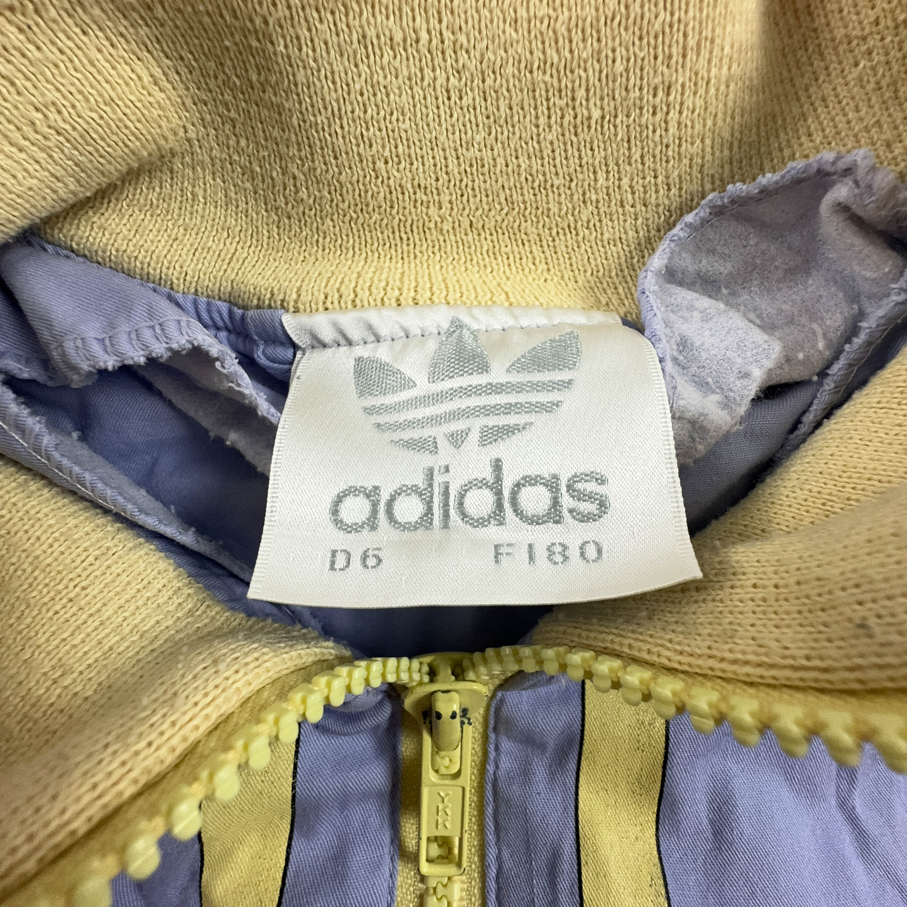 Giacca a vento Adidas Vintage viola e gialla a fantasia geometrica anni 90 - Taglia 180 uomo