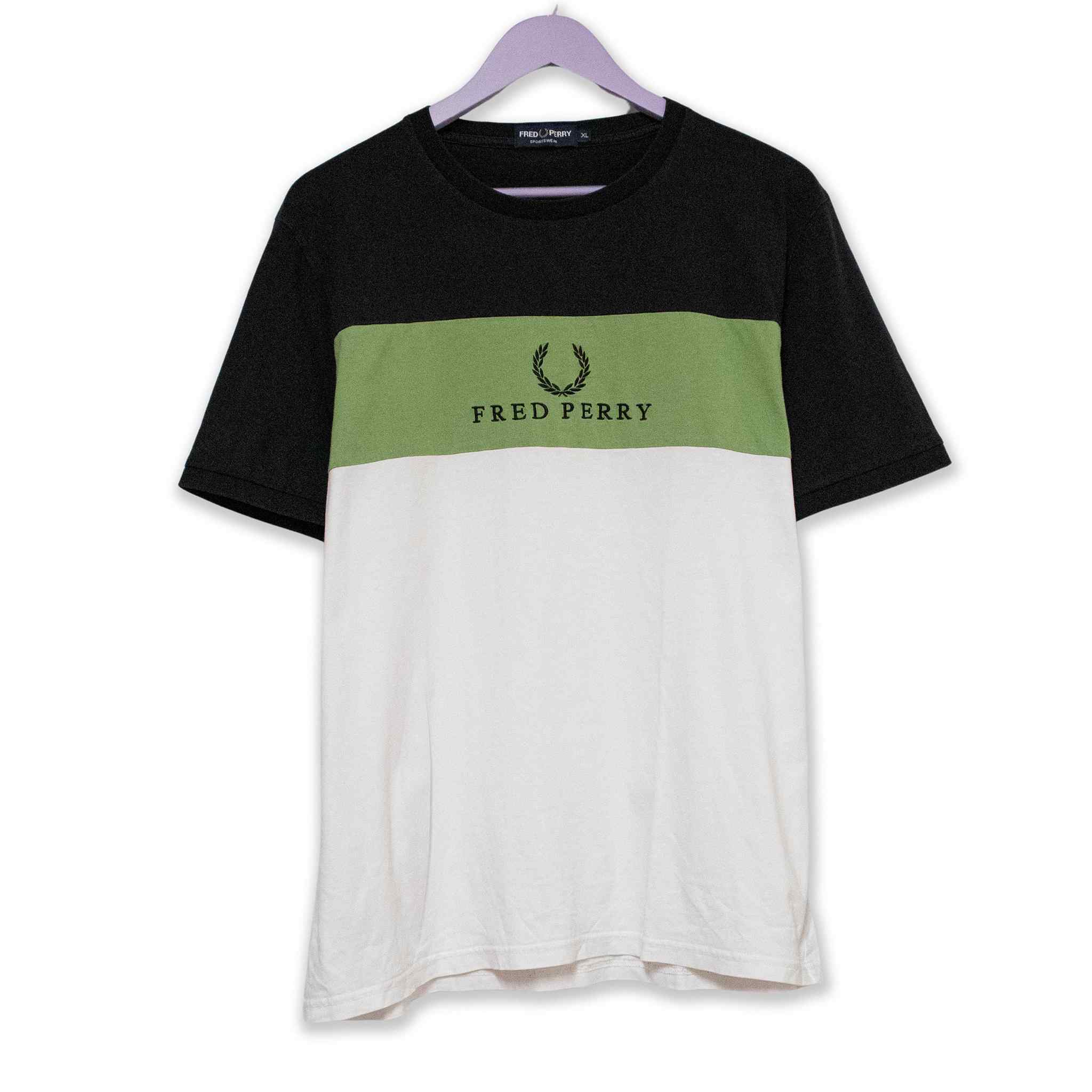 Fred Perry T shirt - Size XL