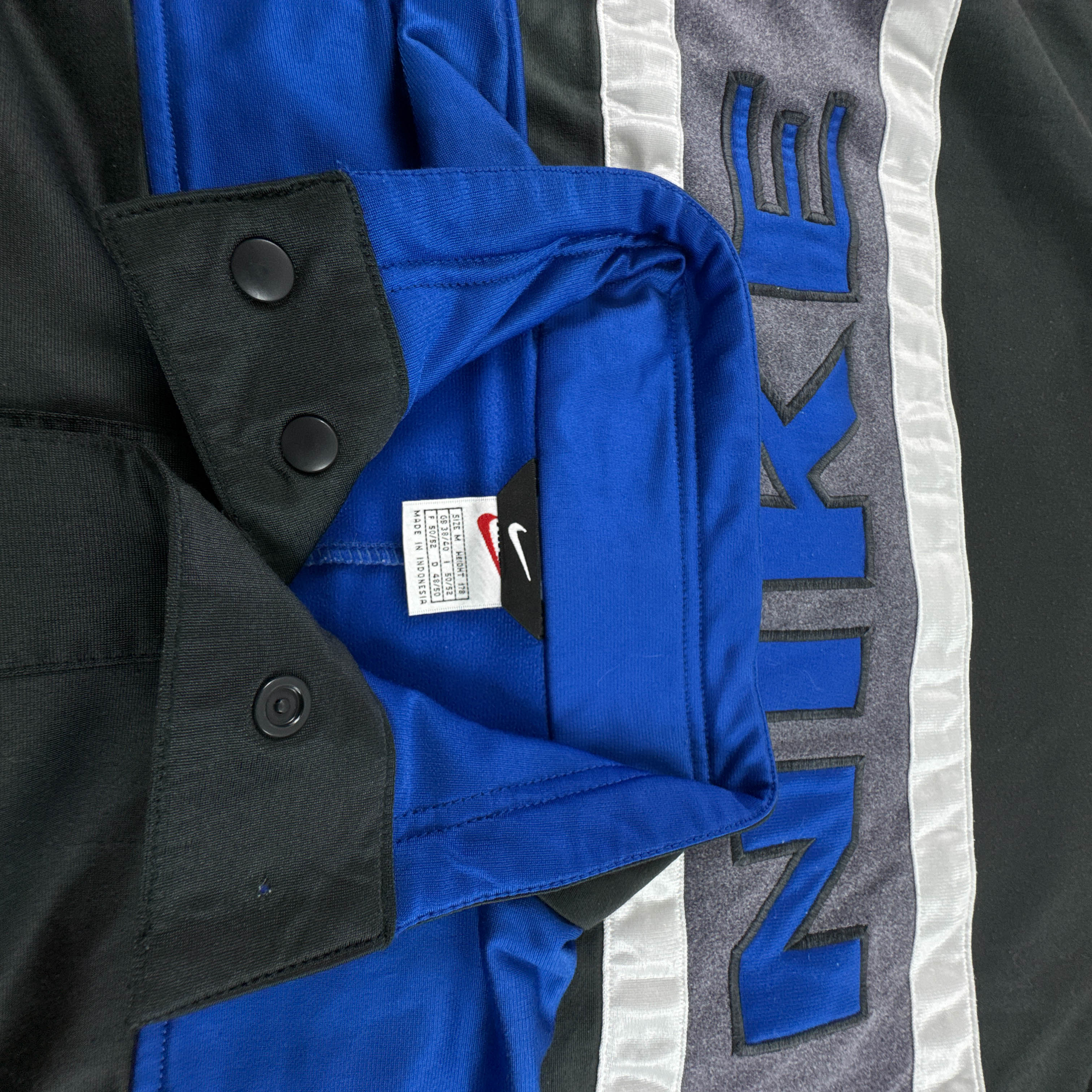 Felpa Nike Vintage grigia nera e blu con zip e bottoni anni 90 - Taglia 50/52 uomo