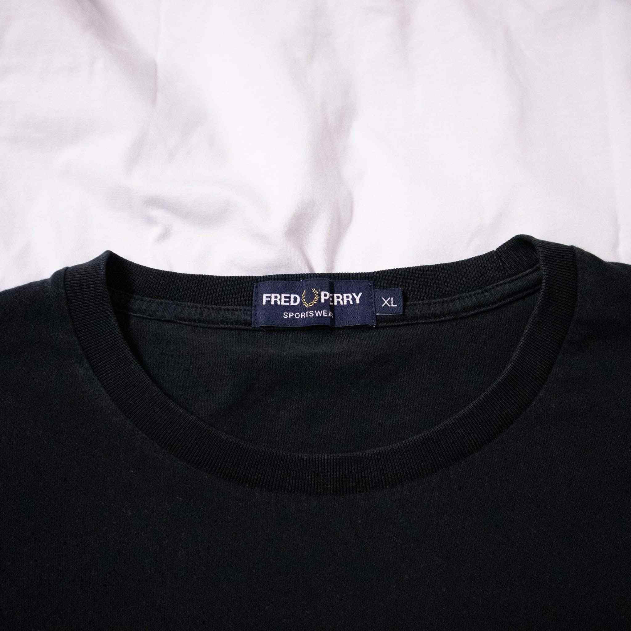 Fred Perry T shirt - Size XL