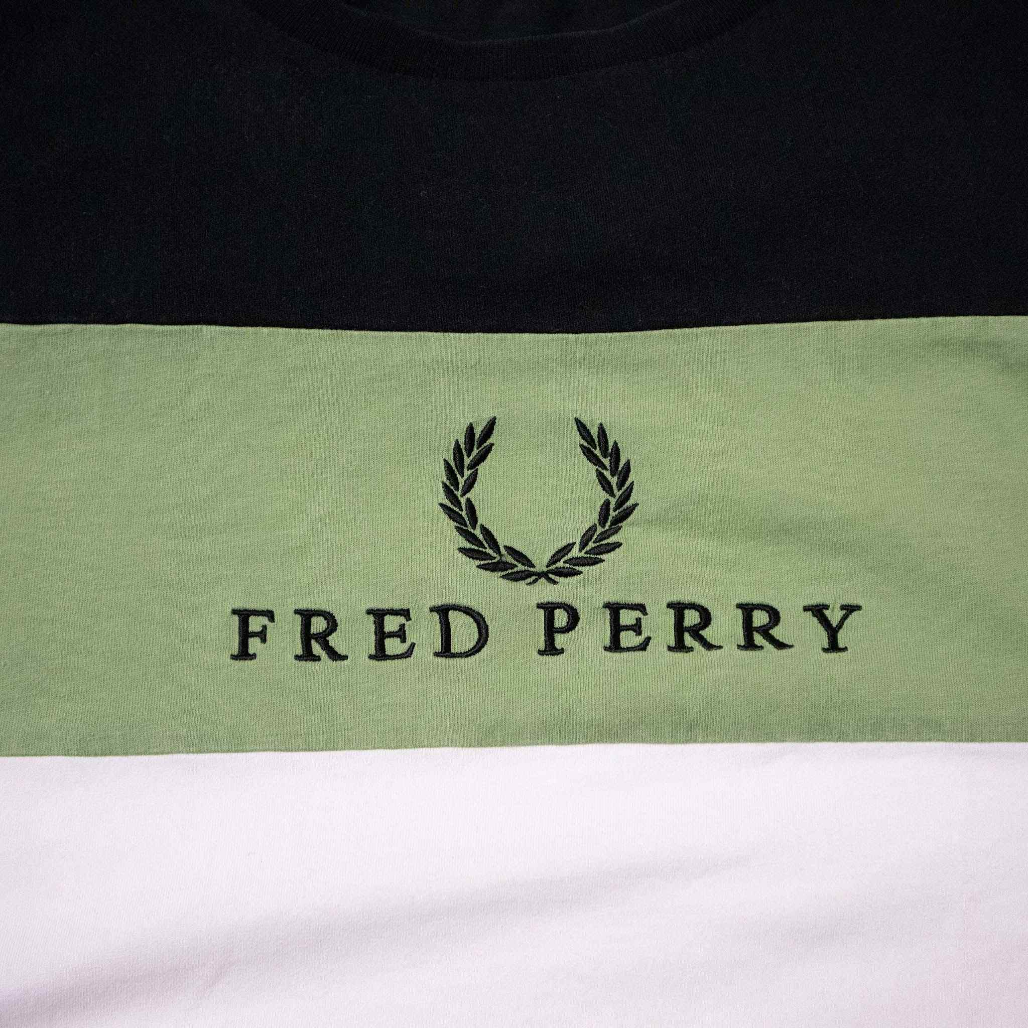 Fred Perry T shirt - Size XL