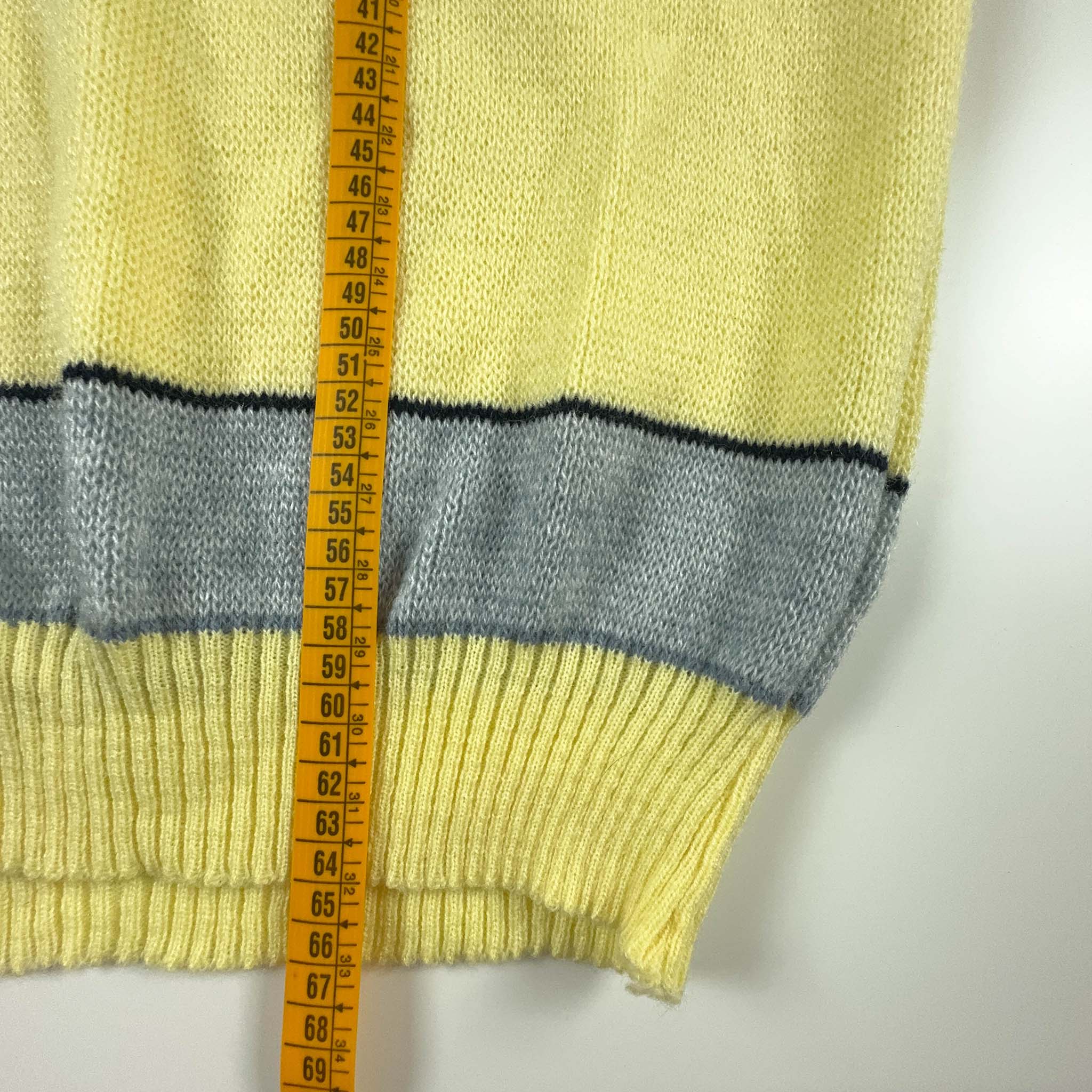 Yellow and Grey Vintage Sweater with Embroidery - Size M Men