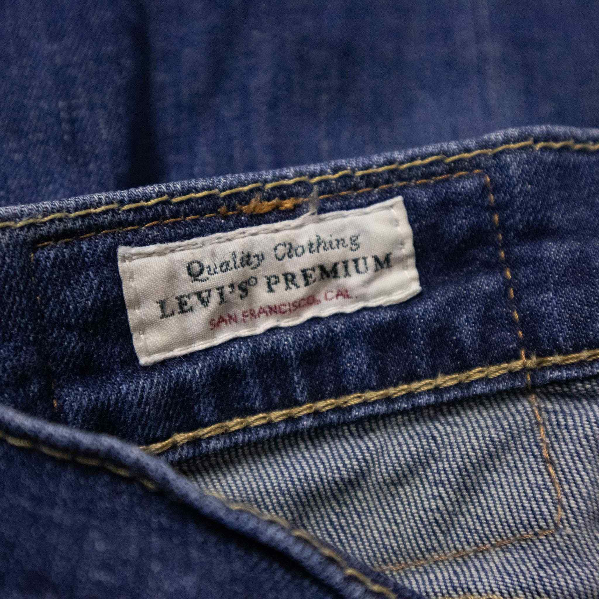 Levi's jeans - Size M/L