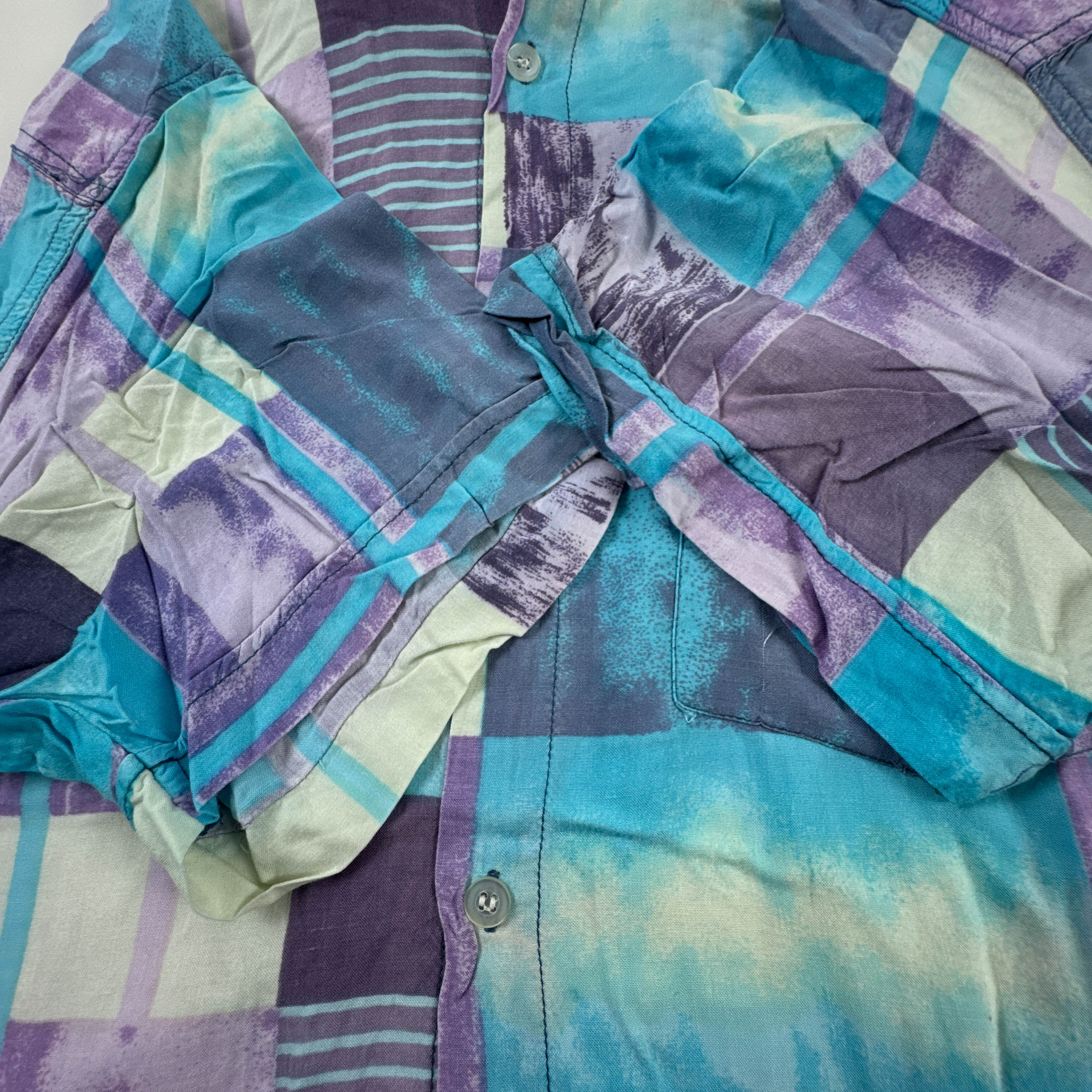 Camicia Vintage azzurra bianca e viola geometrica anni 80 90 - Taglia M/L uomo