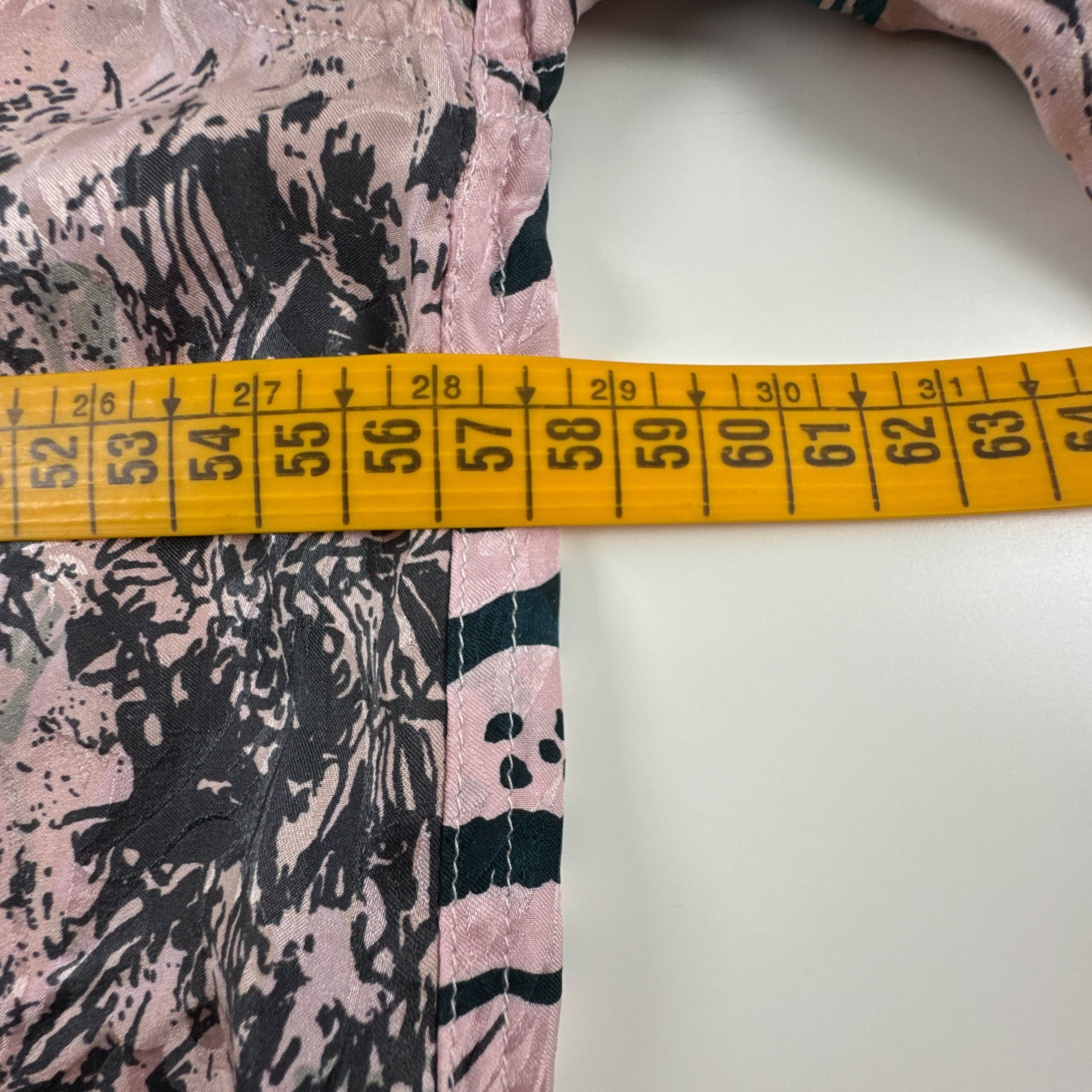 Camicia Vintage rosa fantasia verde e nera astratta 100% seta anni 80 90 - Taglia L uomo
