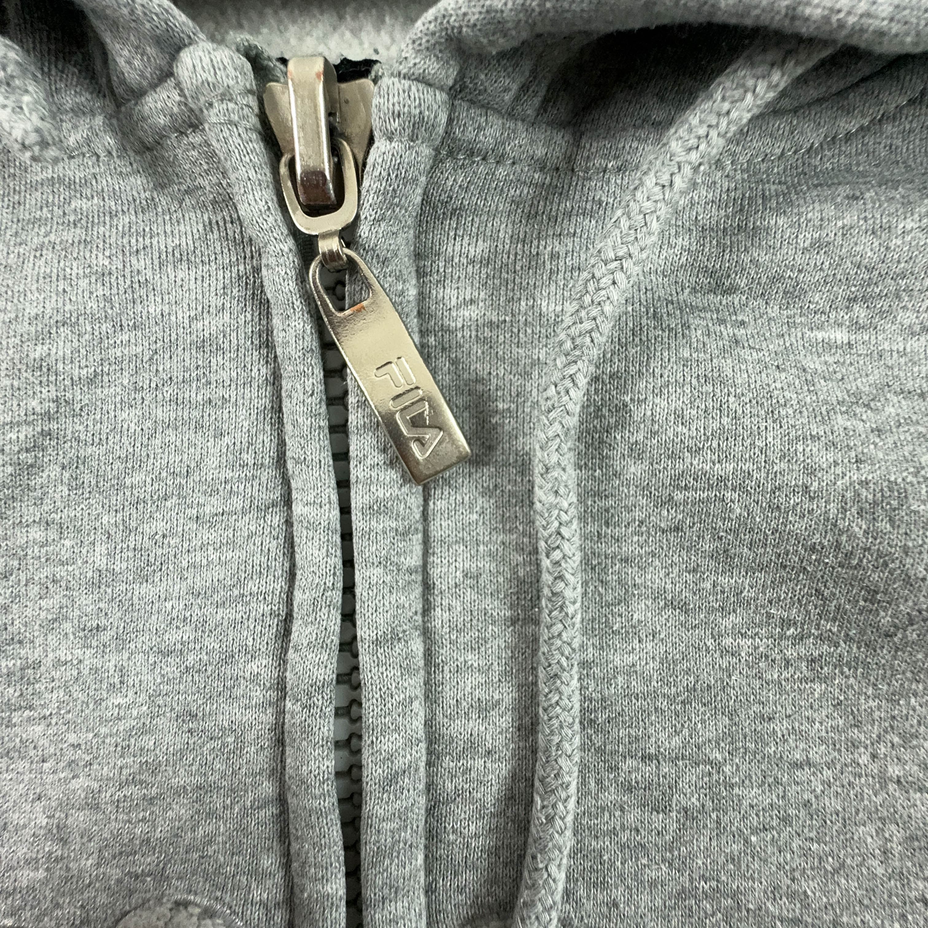 Felpa Fila Vintage grigia con cappuccio e zip anni 2000 logo grande - Taglia M/L uomo