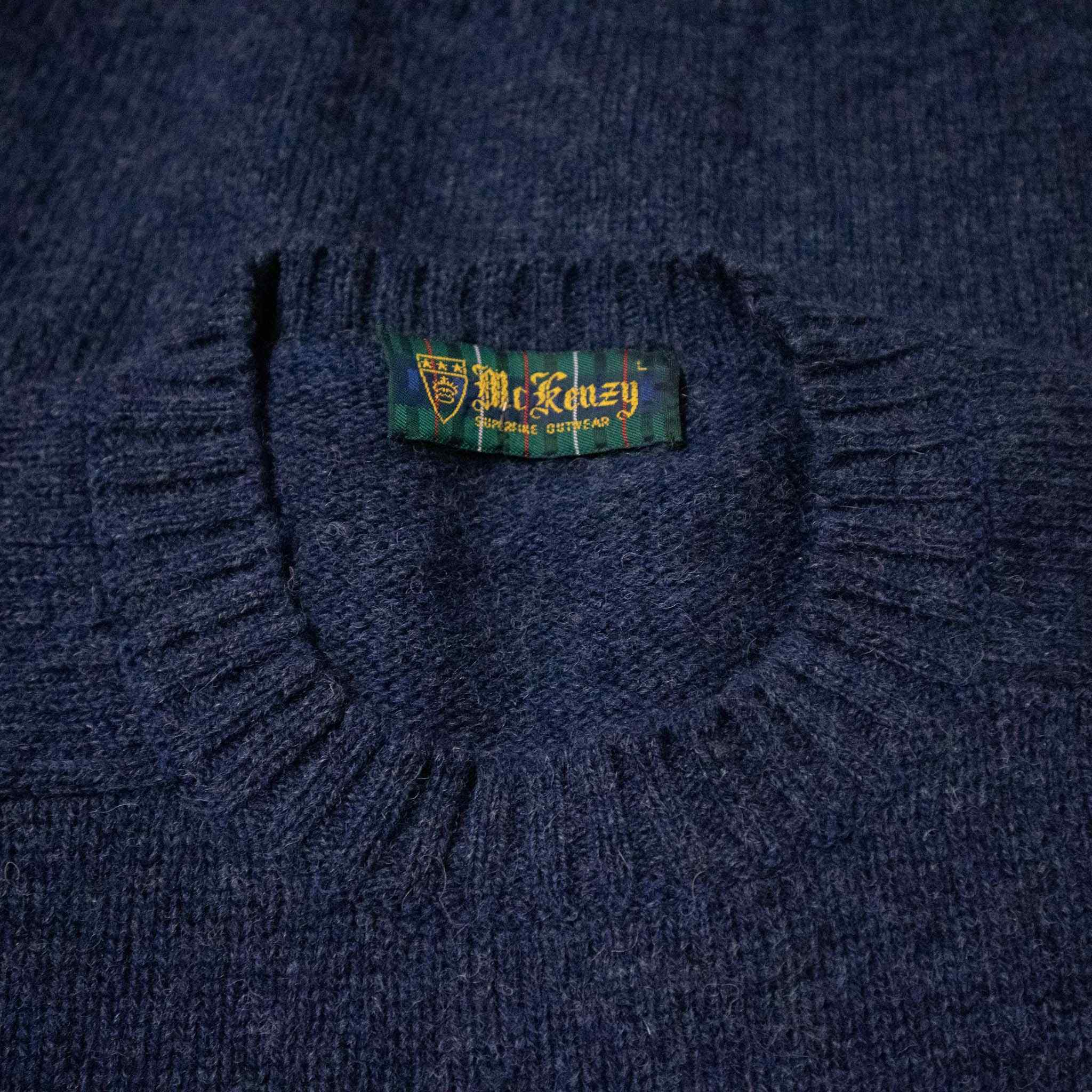 Vintage 100% wool sweater - Size L