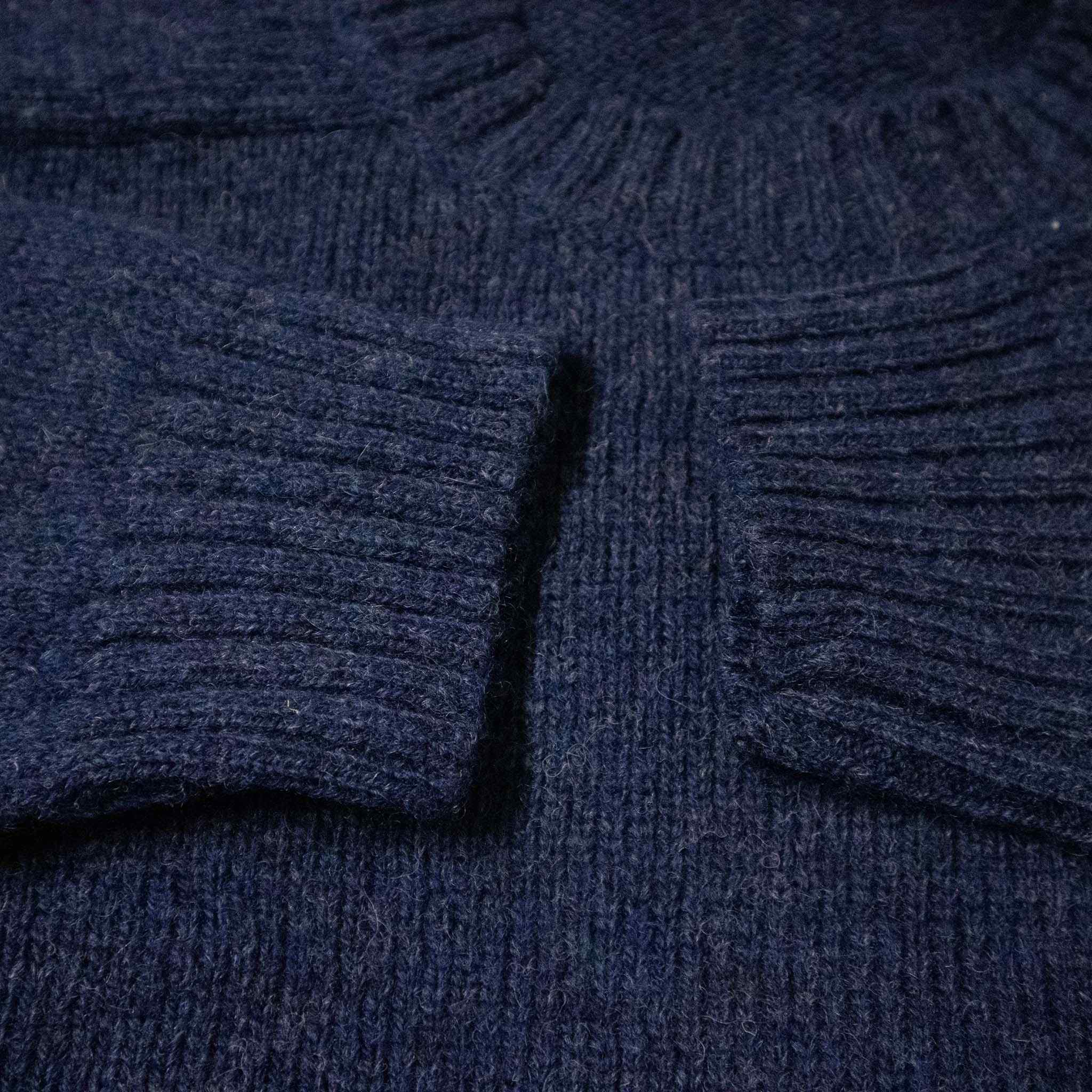 Vintage 100% wool sweater - Size L