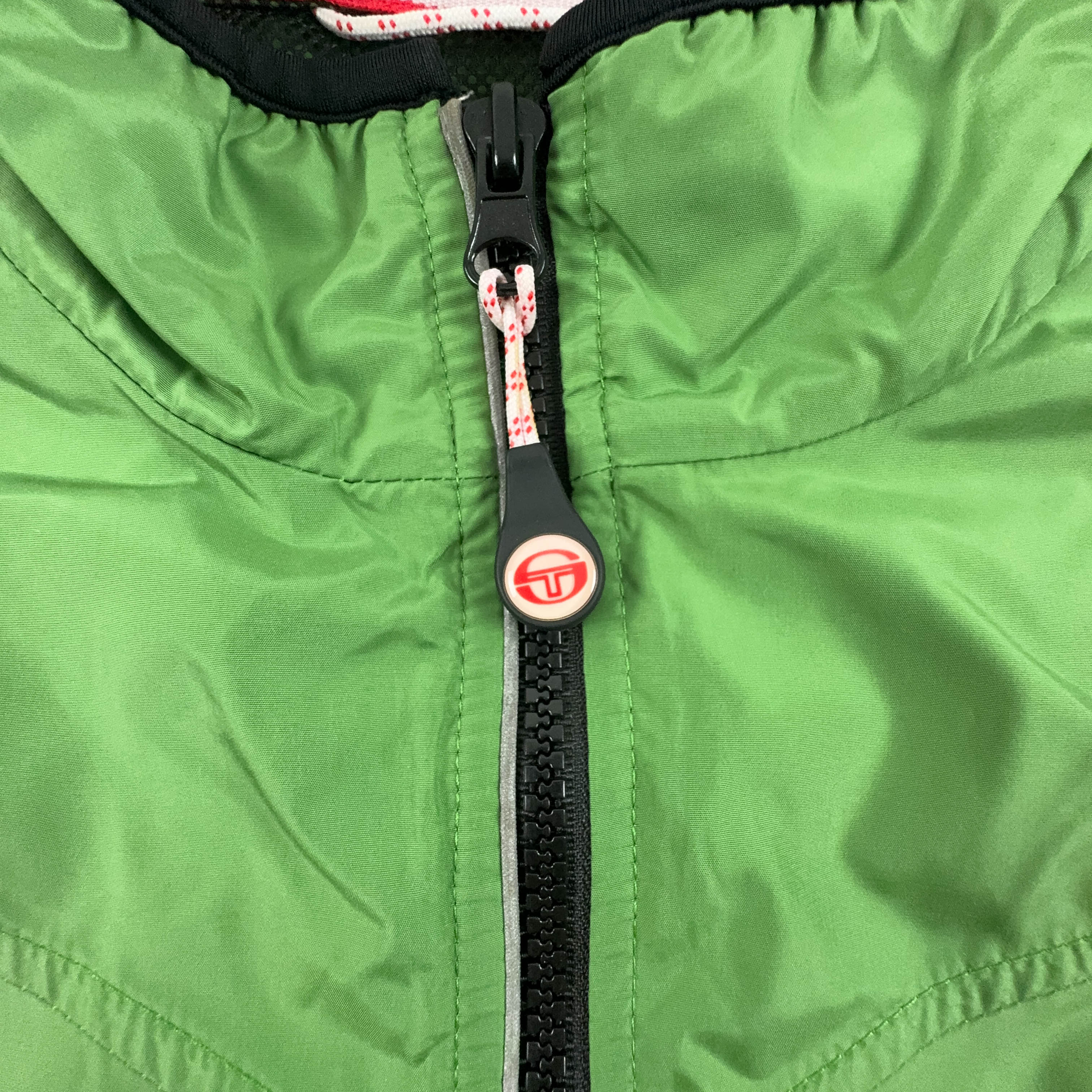 Giacca a vento Sergio Tacchini Vintage smanicata verde con zip anni 2000 - Taglia S uomo