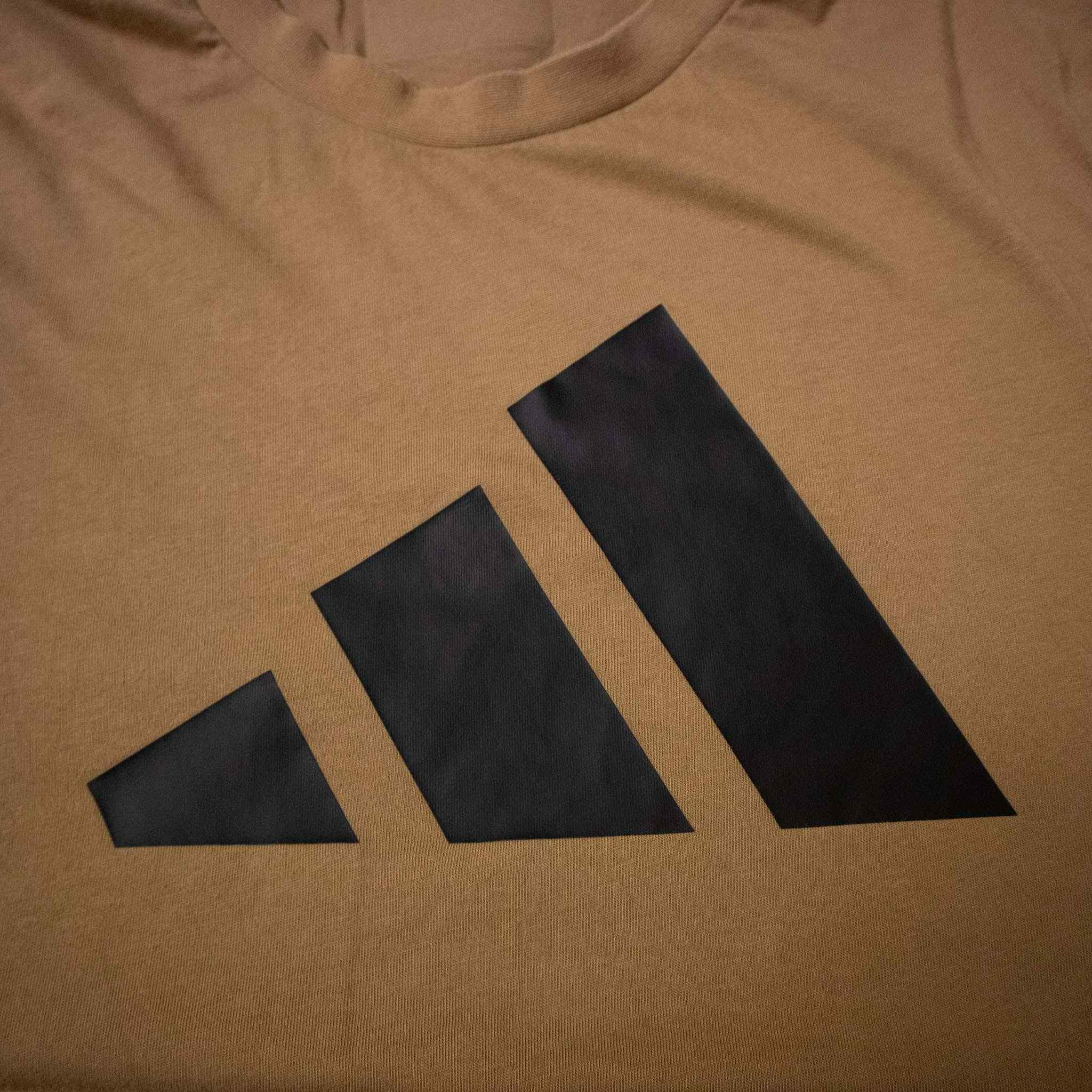 Adidas Retro T-Shirt - Size L/XL