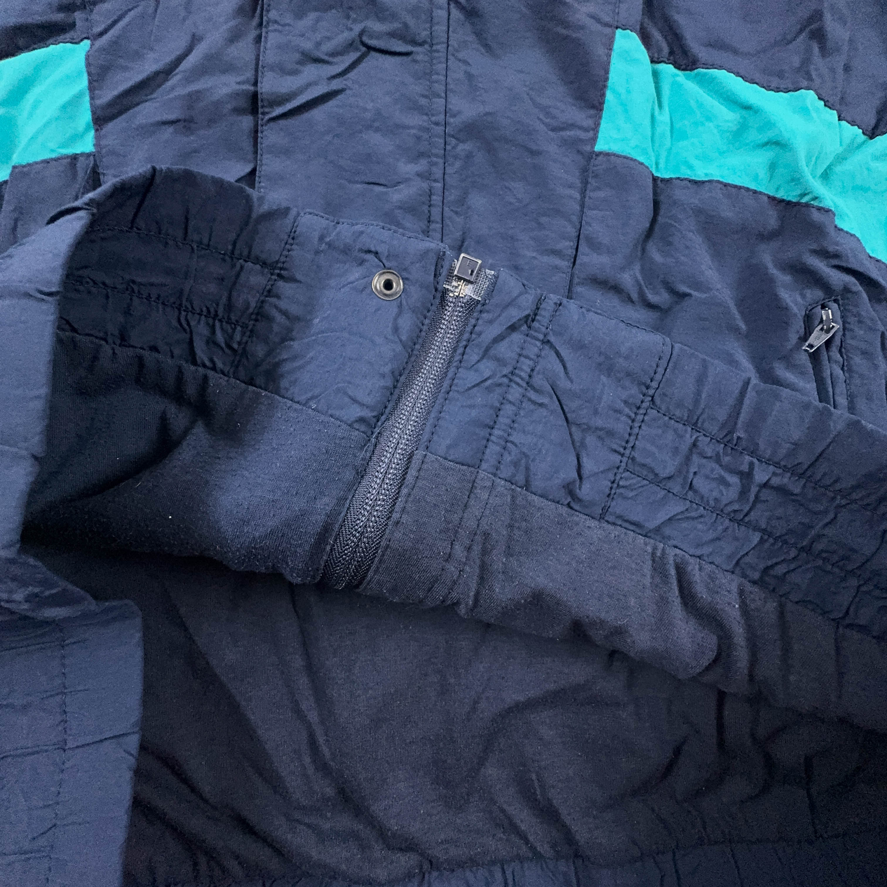 Giacca a vento Adidas Vintage blu scuro con zip e cappuccio anni 90 - Taglia 48 uomo