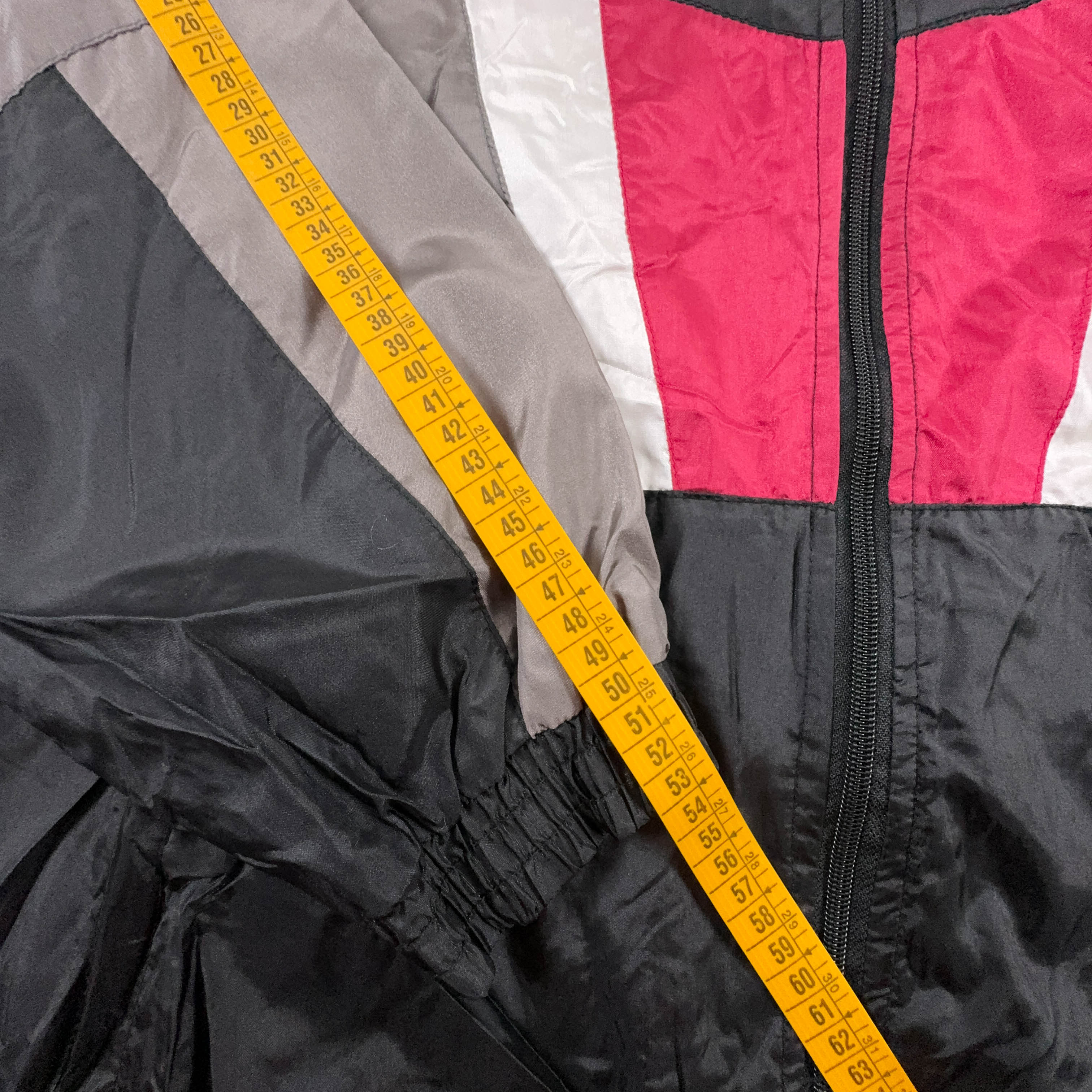 Giacca a vento Vintage nera e grigia geometrica con zip - Taglia L/XL uomo