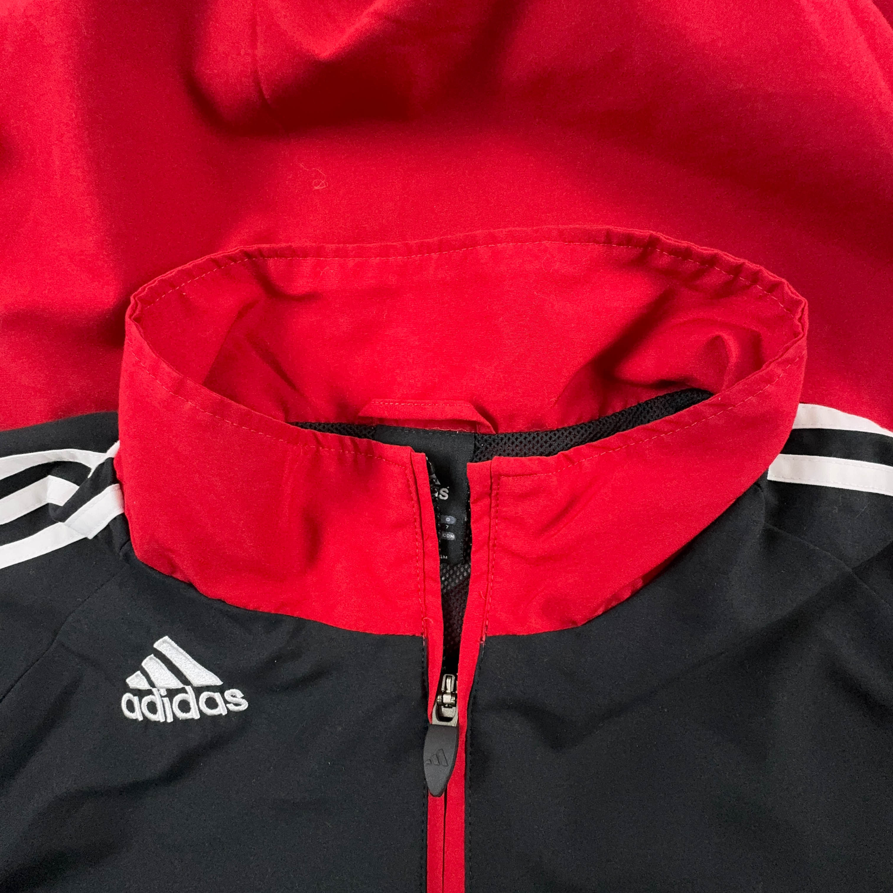 Giacca a vento Adidas Vintage rossa e nera con zip anni 2000 - Taglia D7 F186 uomo