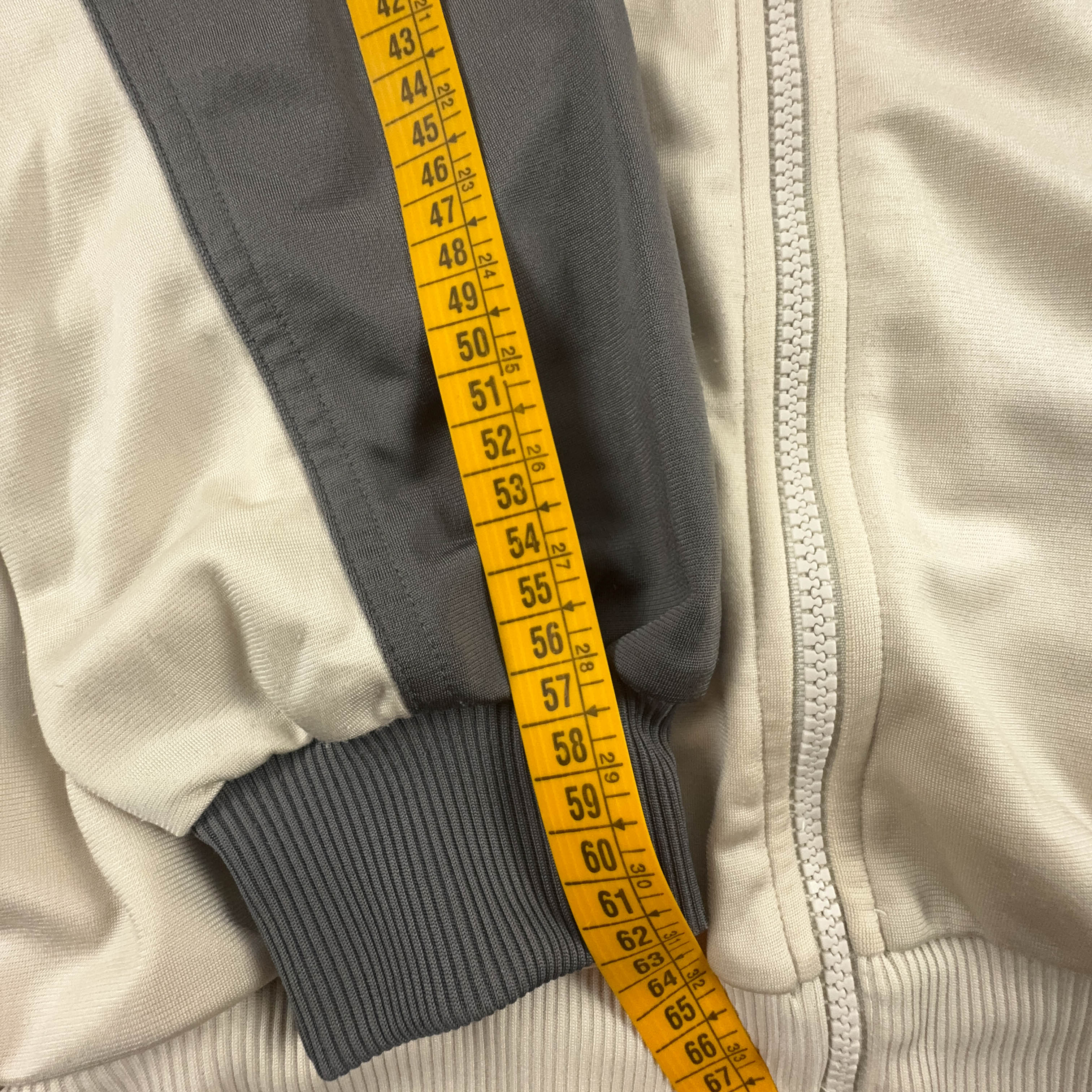 felpa adidas grigia e gialla