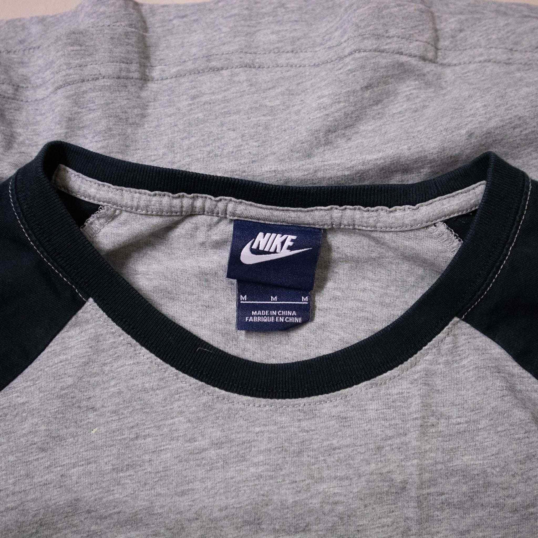 Nike T-Shirt - Size M