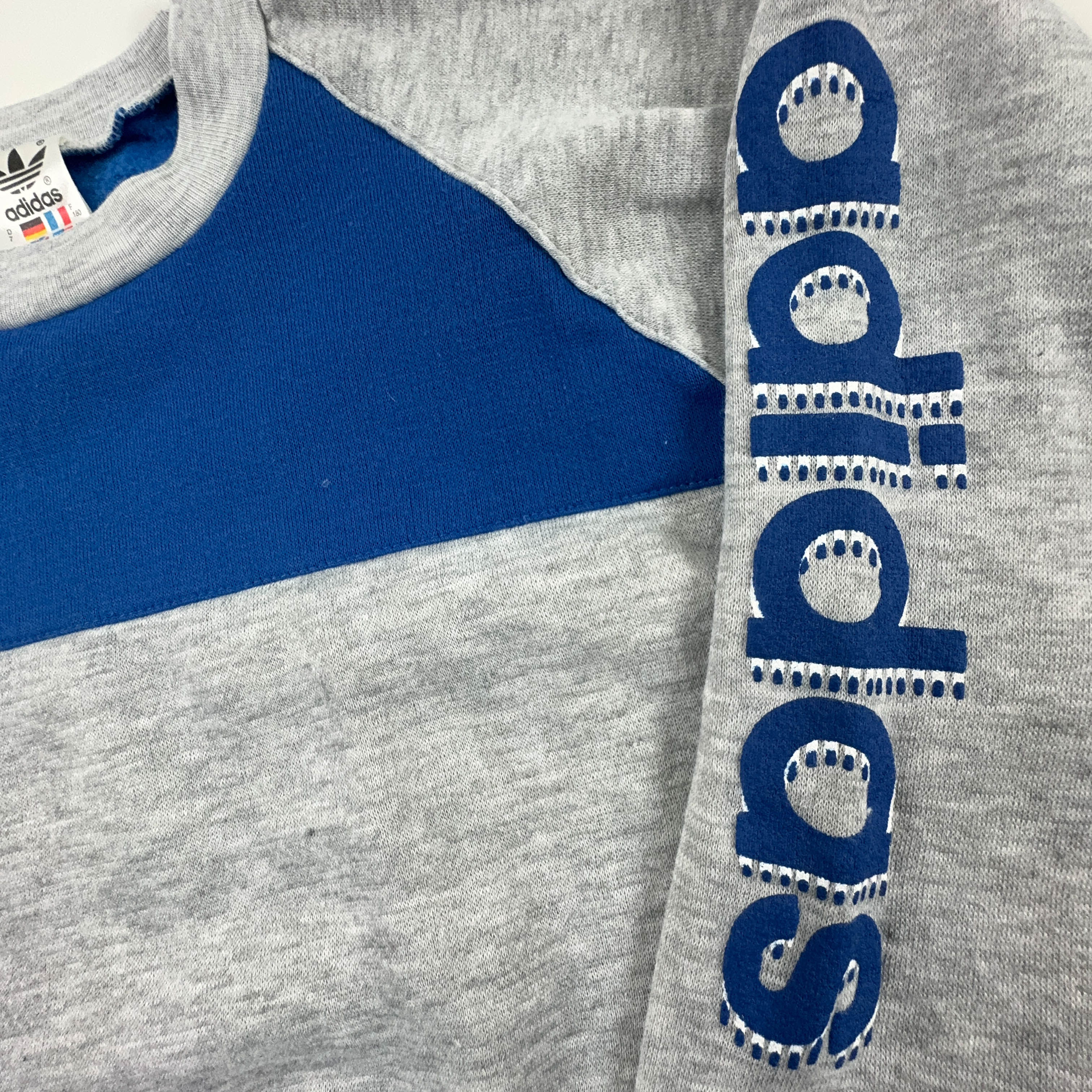 Felpa Adidas Vintage grigia e blu a girocollo anni 80 - Taglia D7 F180 uomo