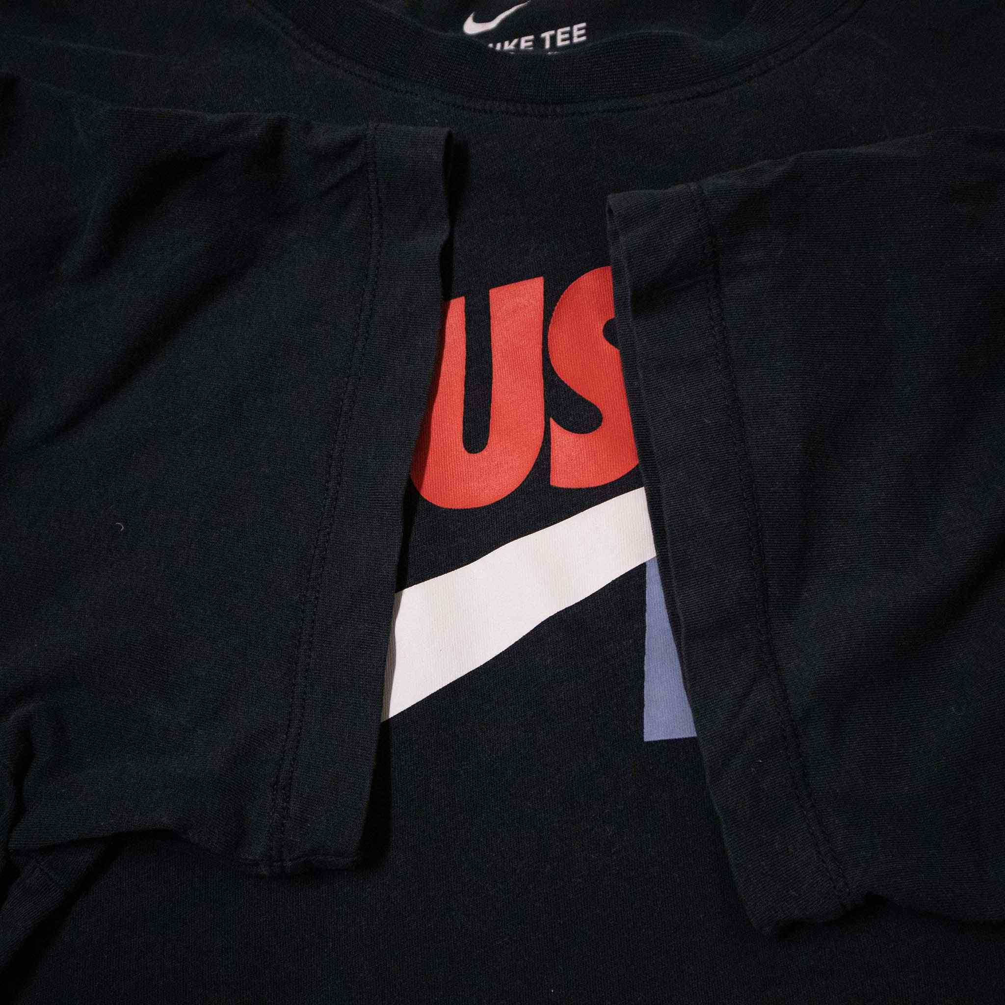 Nike Tee - Size XL