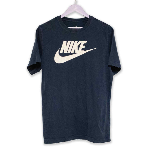 Nike T-Shirt - Size M