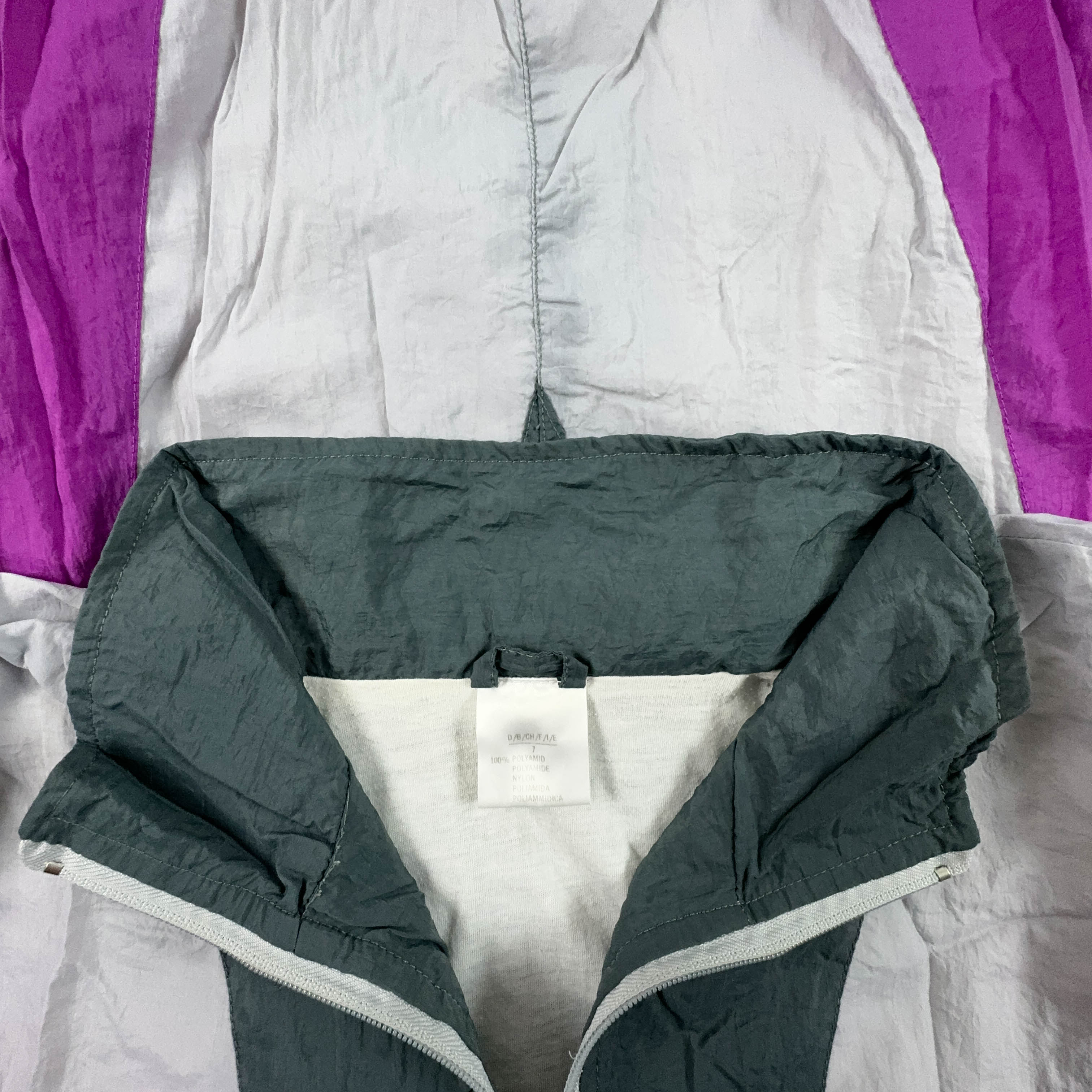 Giacca a vento Vintage viola e grigia geometrica con zip anni 80 - Taglia 7 uomo