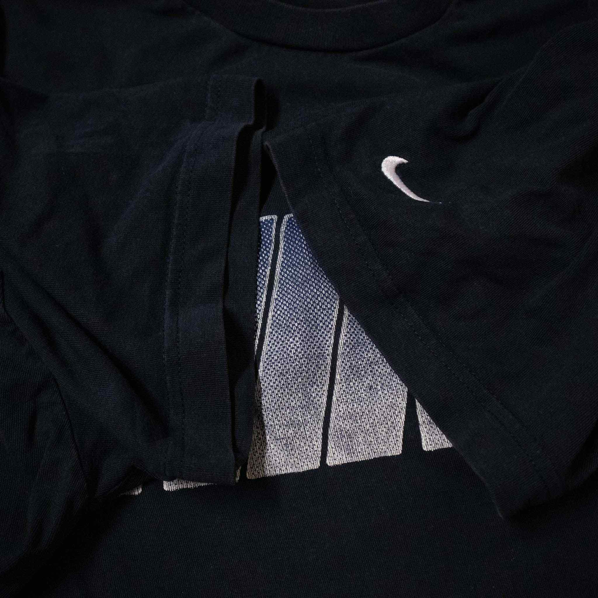 Nike Tee - Size XL