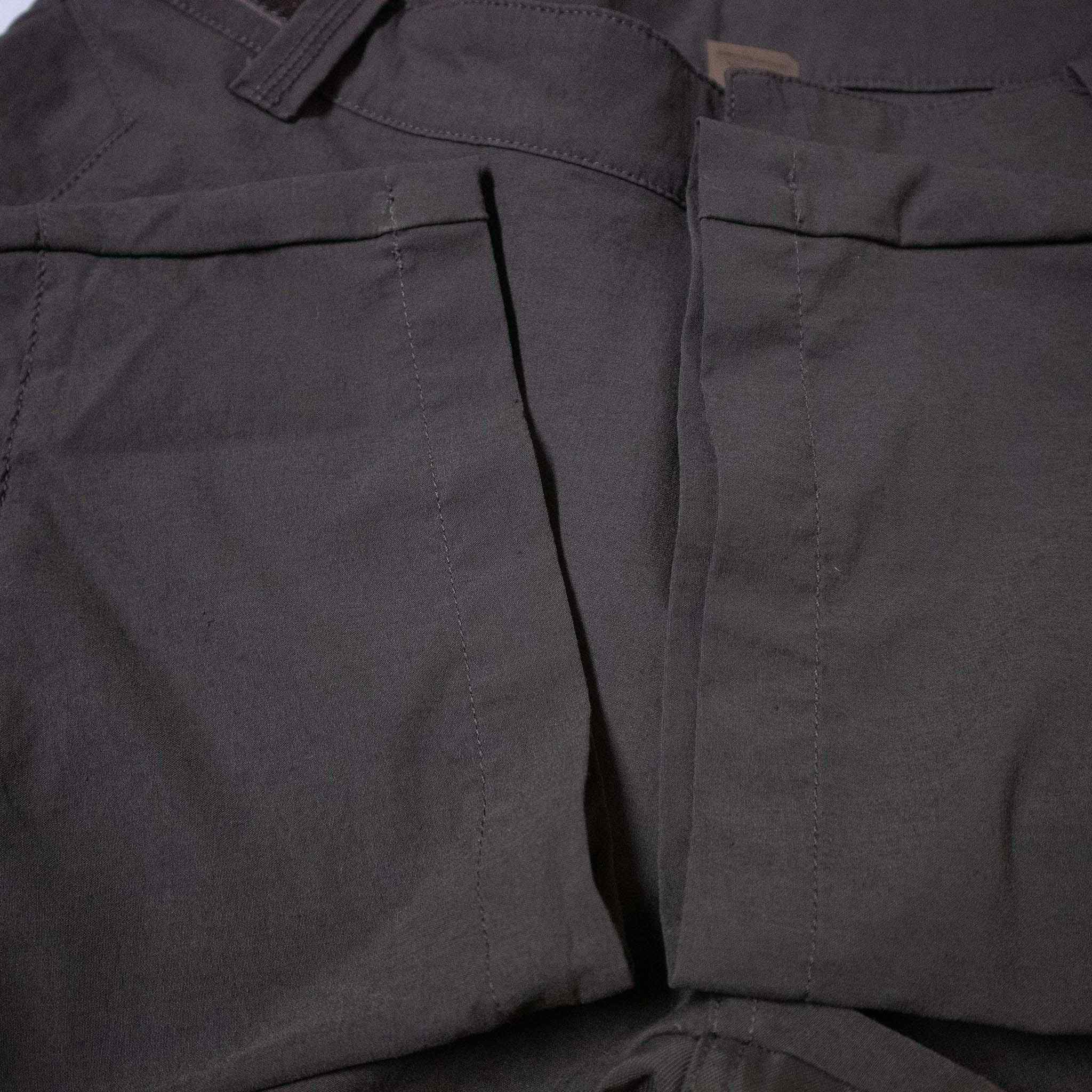 Helly Hansen Pants - Size M