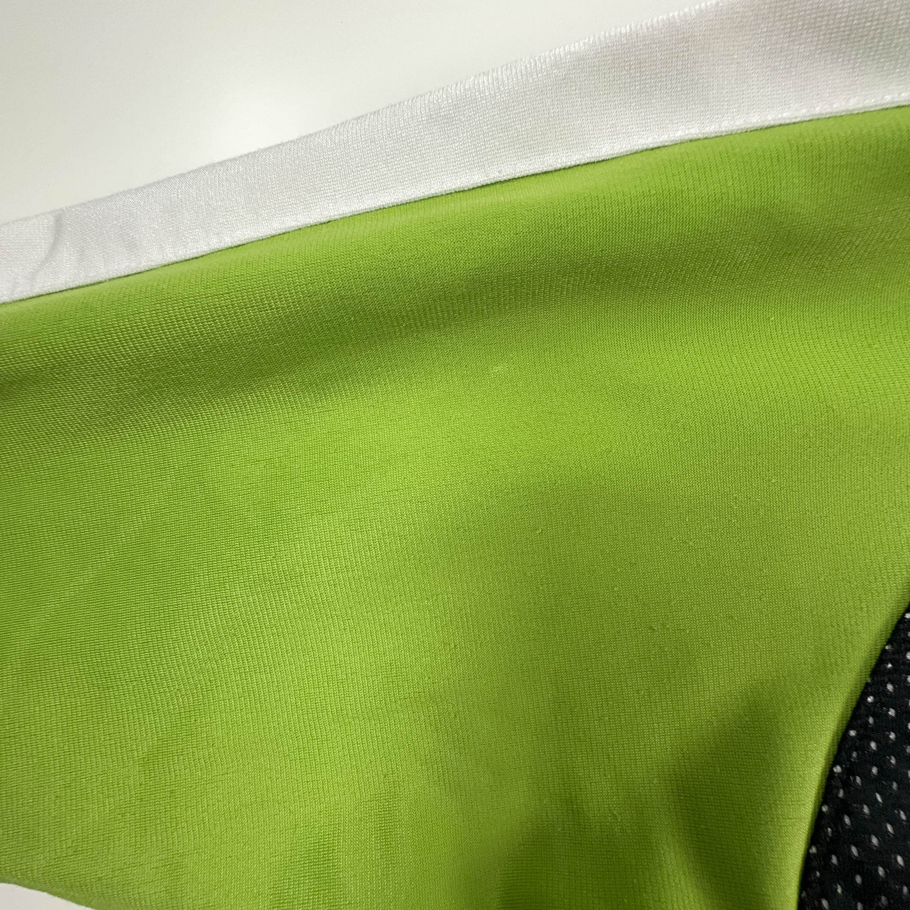 Felpa Champion Vintage nera e verde con zip e cappuccio anni 2000 - Taglia 164cm uomo