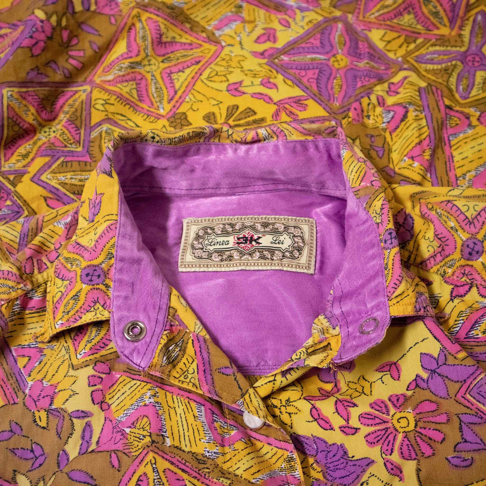 Vintage Shirt - Size M/L